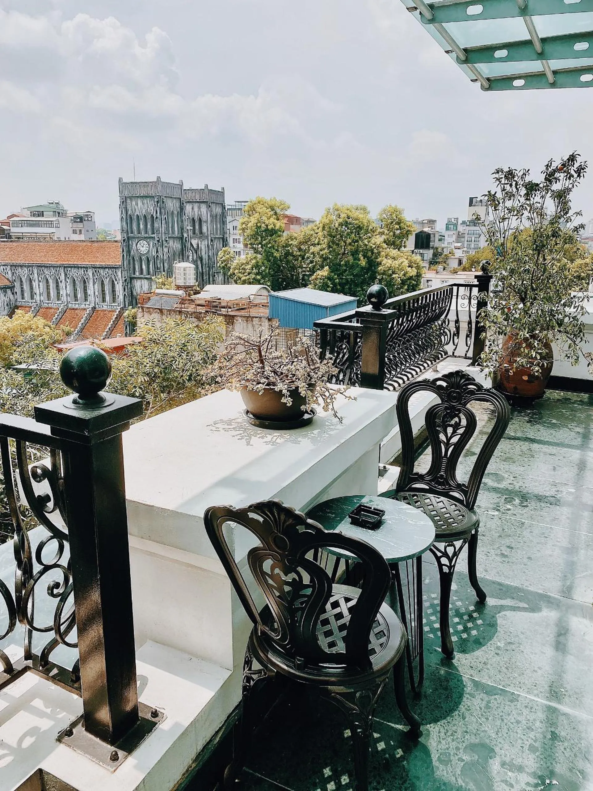 Balcony/Terrace in The Chi Boutique Hotel