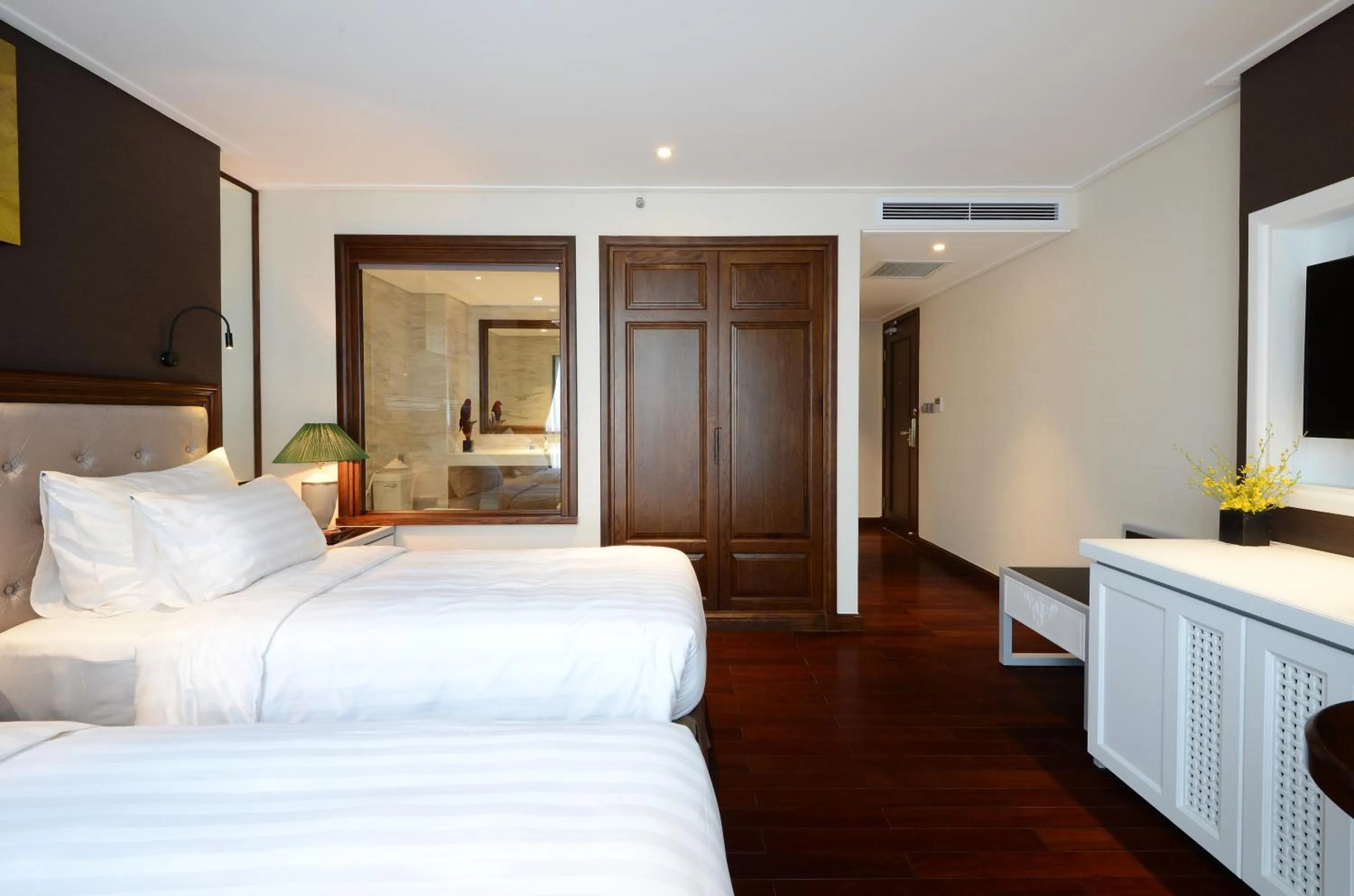 Bed in The Chi Boutique Hotel