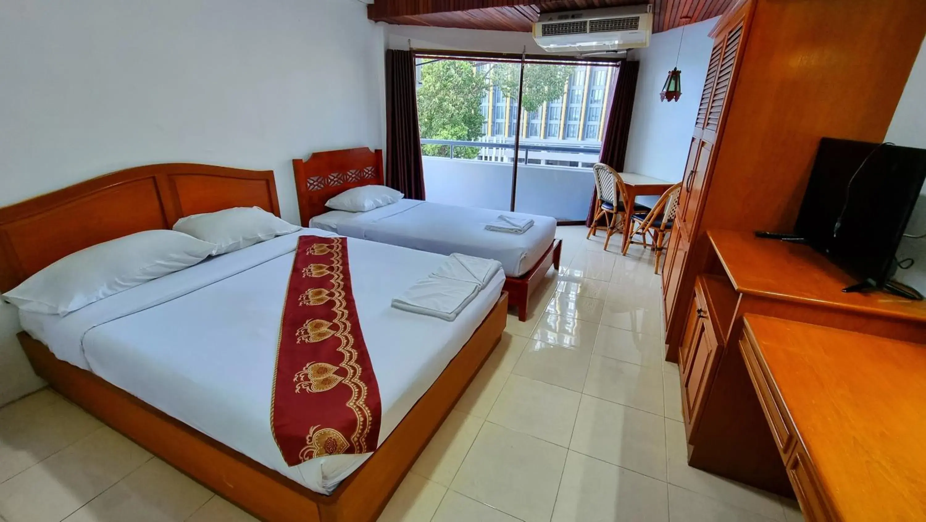 Bed in Arcadia Mansion Bed in Arcadia Mansion