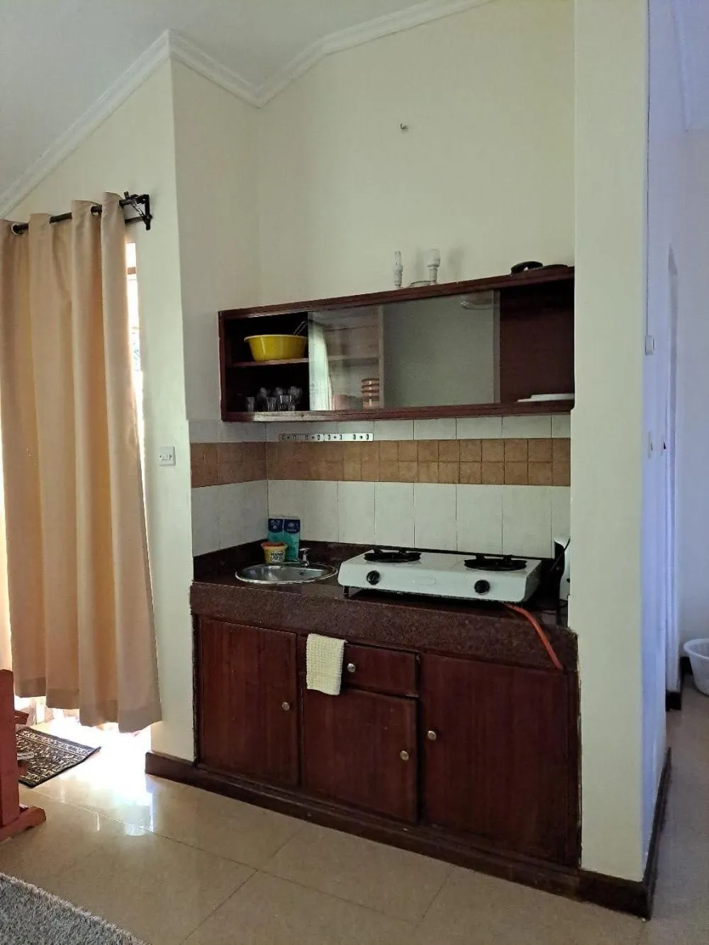 Kitchen or kitchenette in Rosslyn Studios