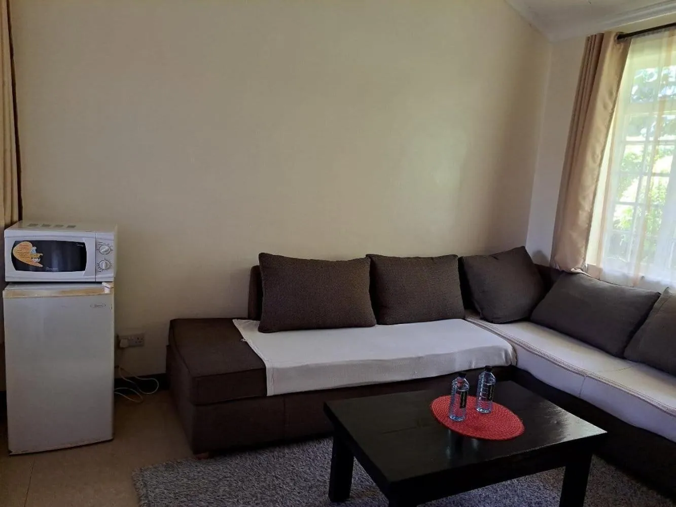 Living room in Rosslyn Studios