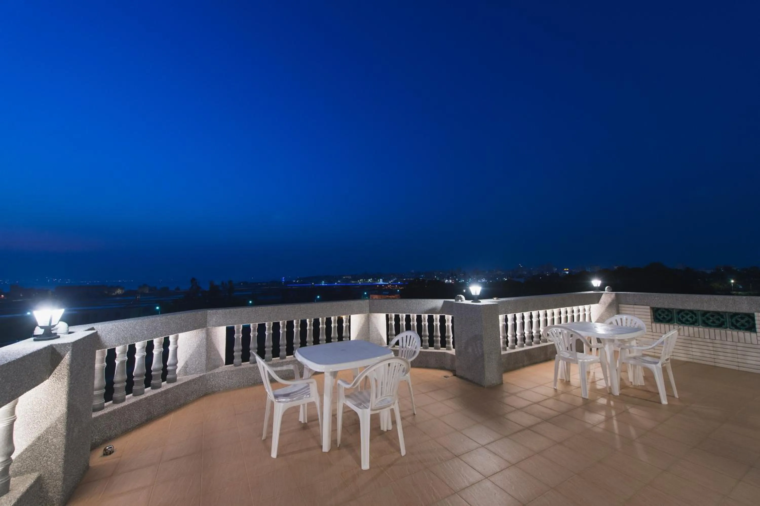 City view in Little Weekend Inn