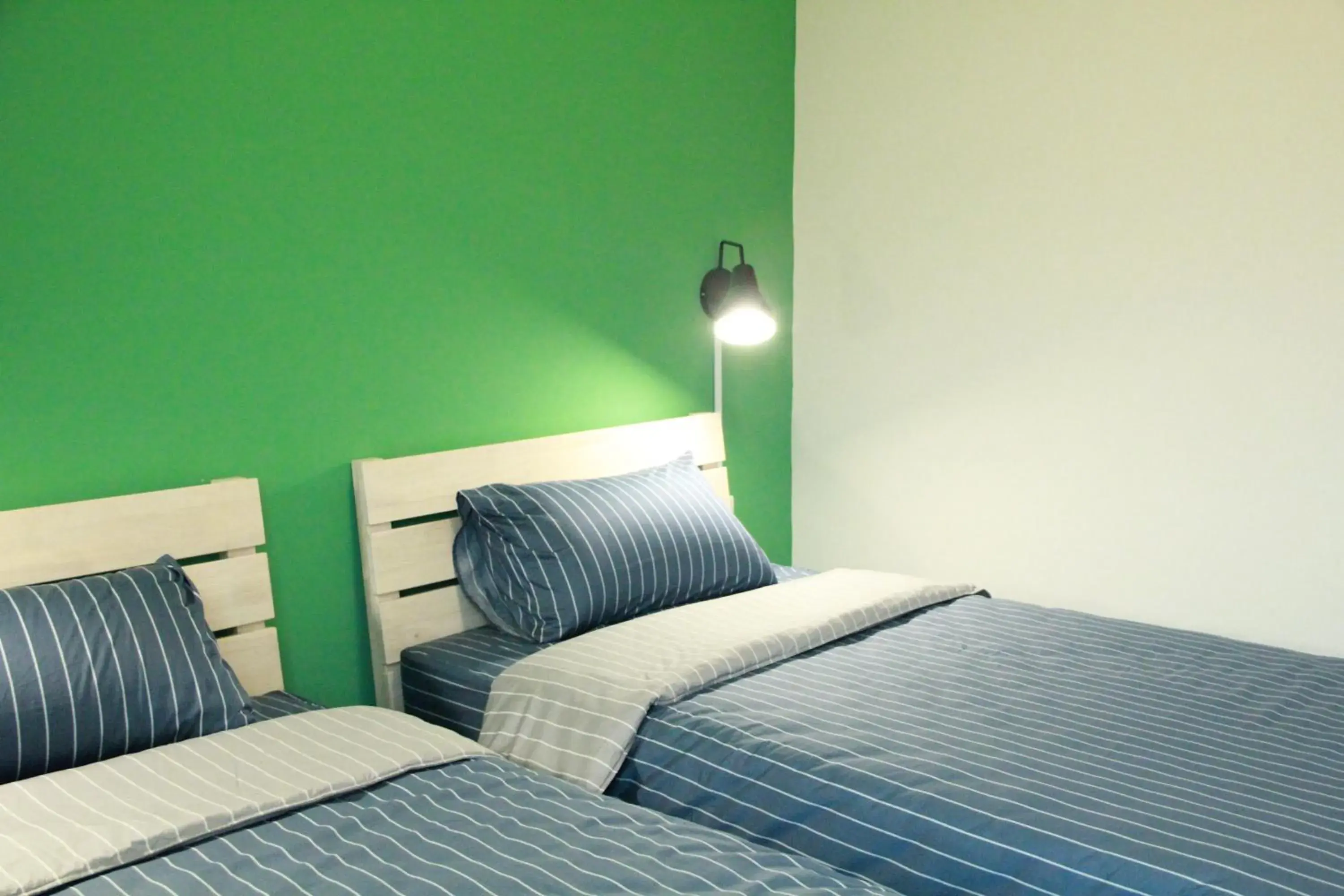 Twin Room in Little Weekend Inn Twin Room in Little Weekend Inn