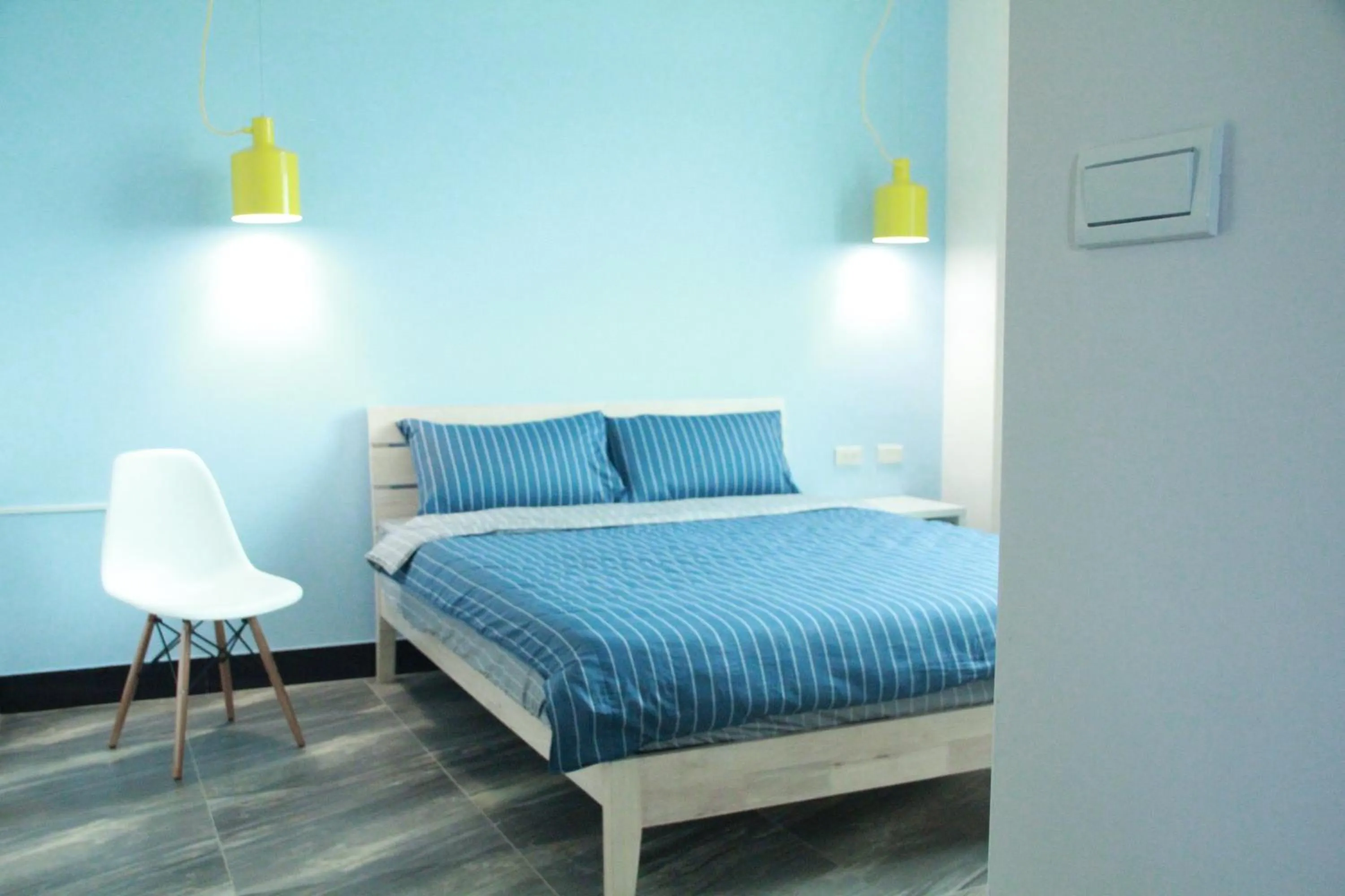 bunk bed, Bed in Little Weekend Inn