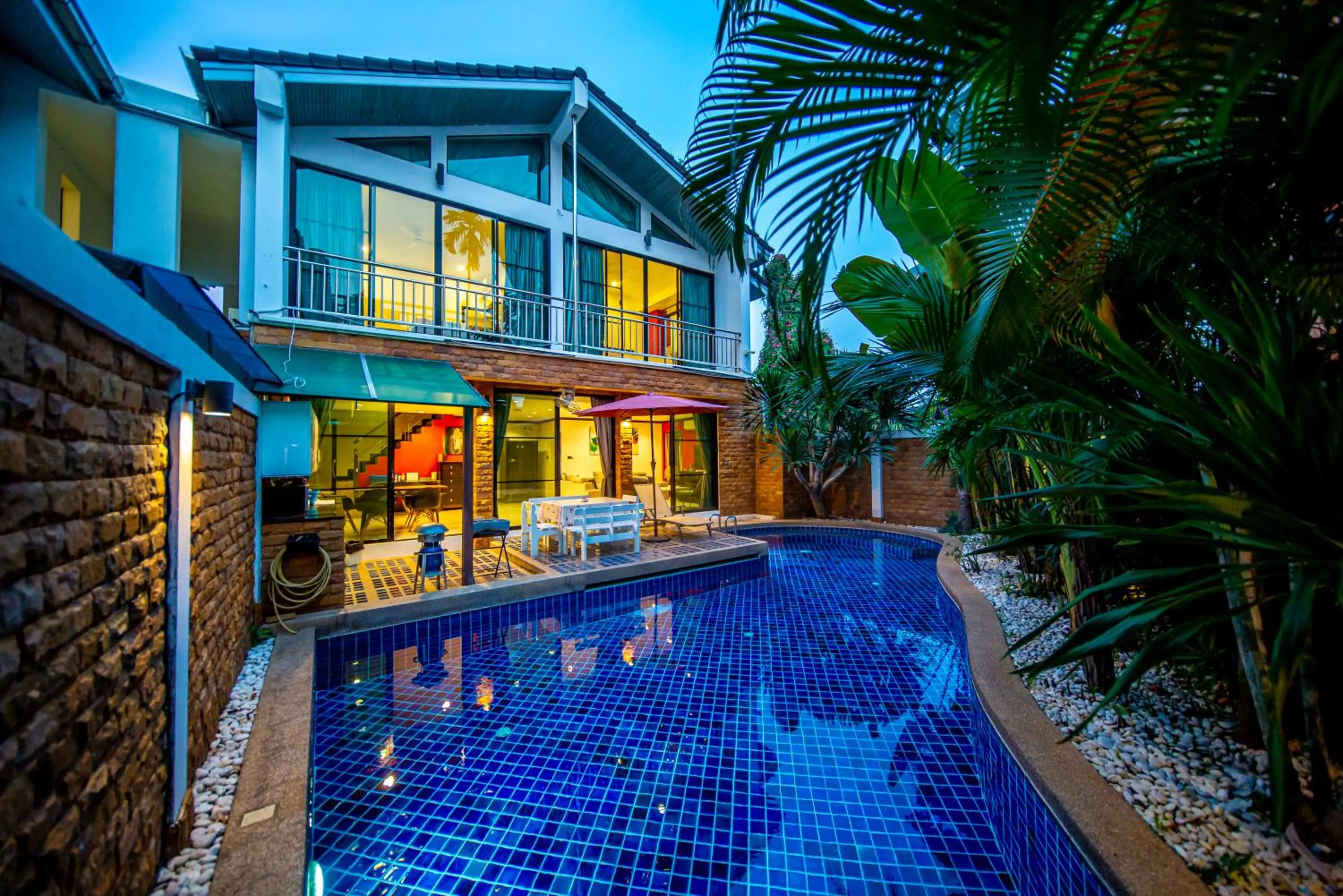4poolvillas