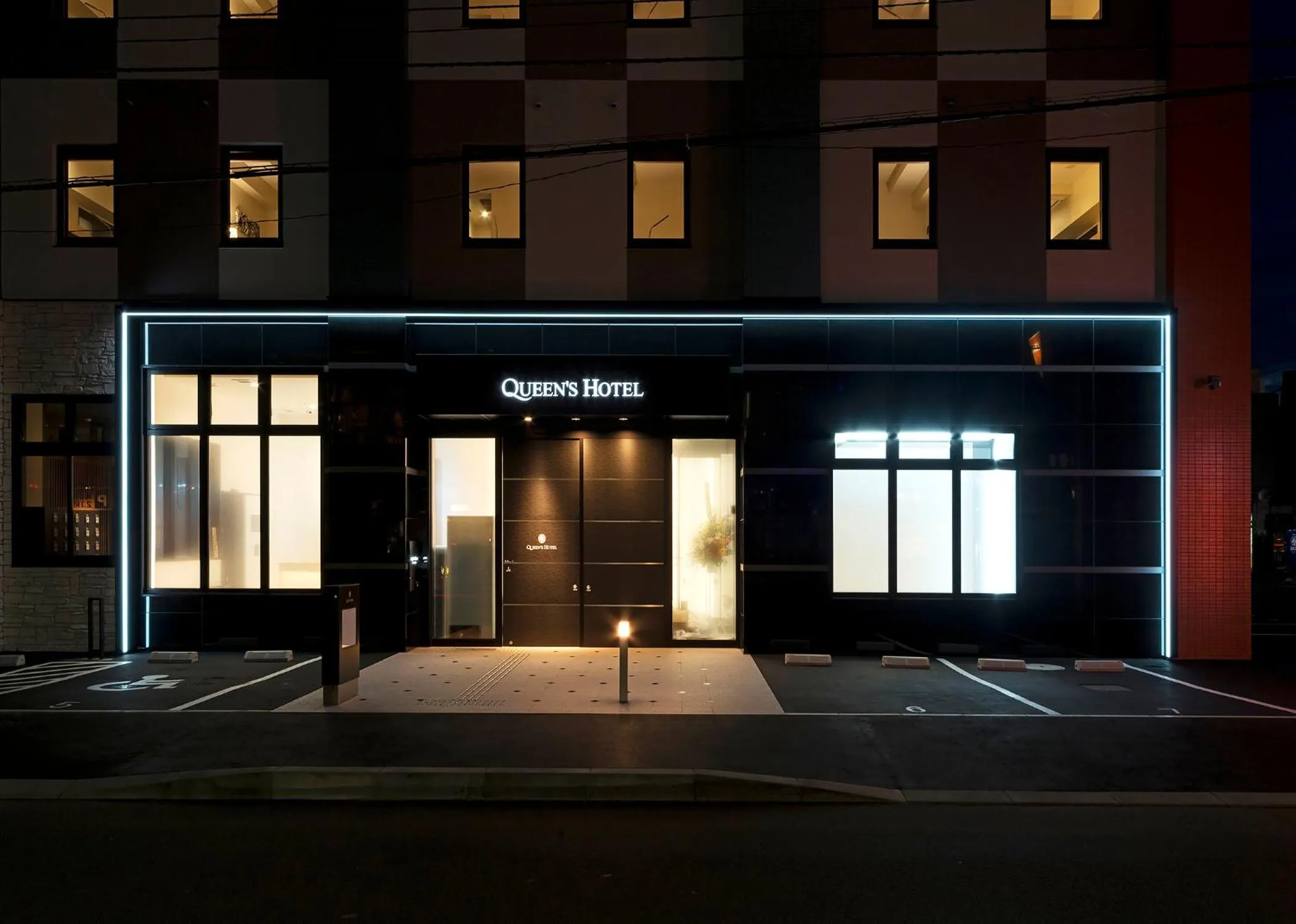 Facade/entrance in Queens Hotel Chitose