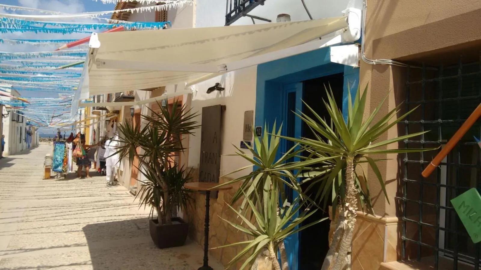 Facade/entrance in La Trancada