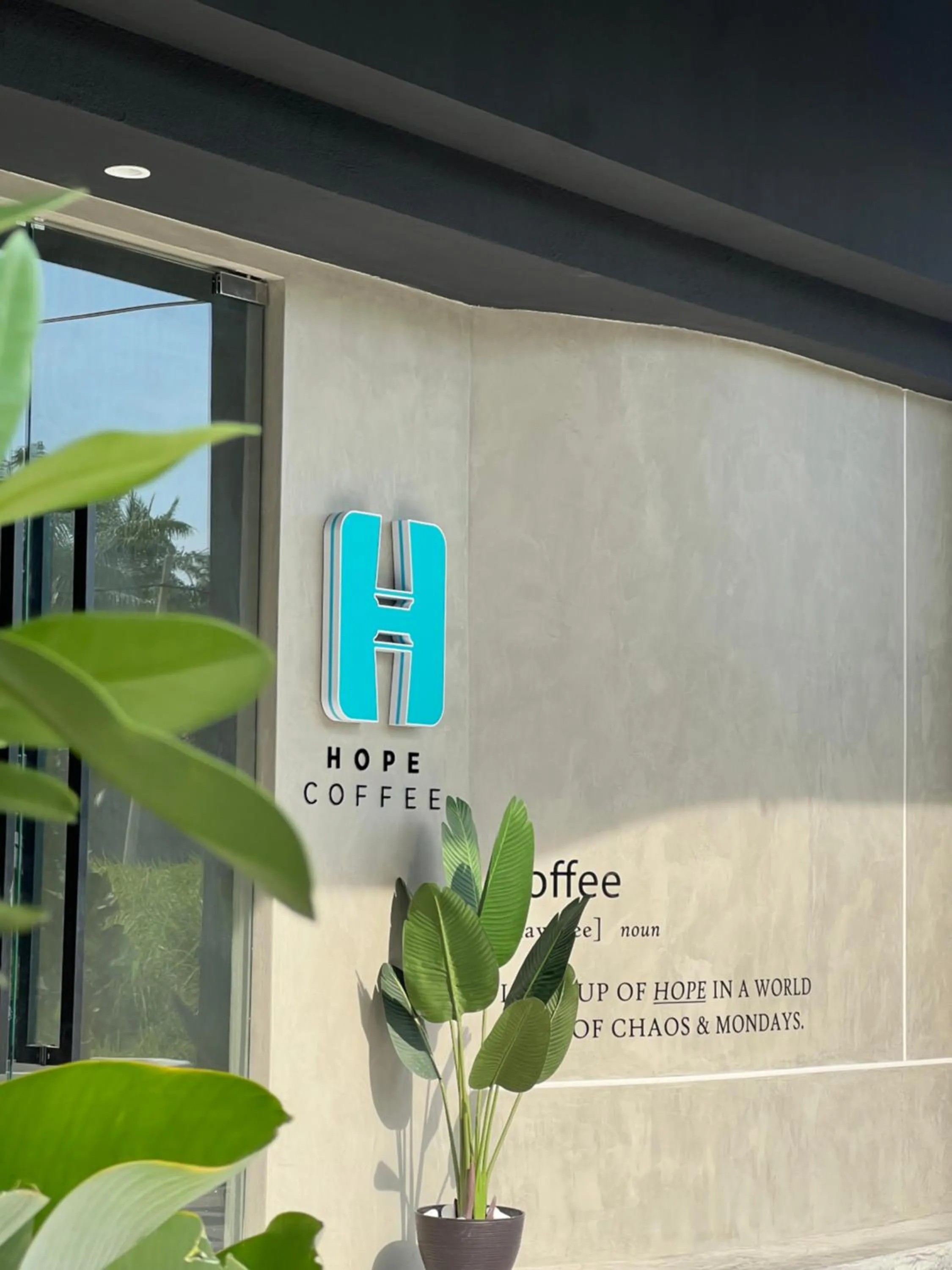 Restaurant/places to eat in Vvip Hotel