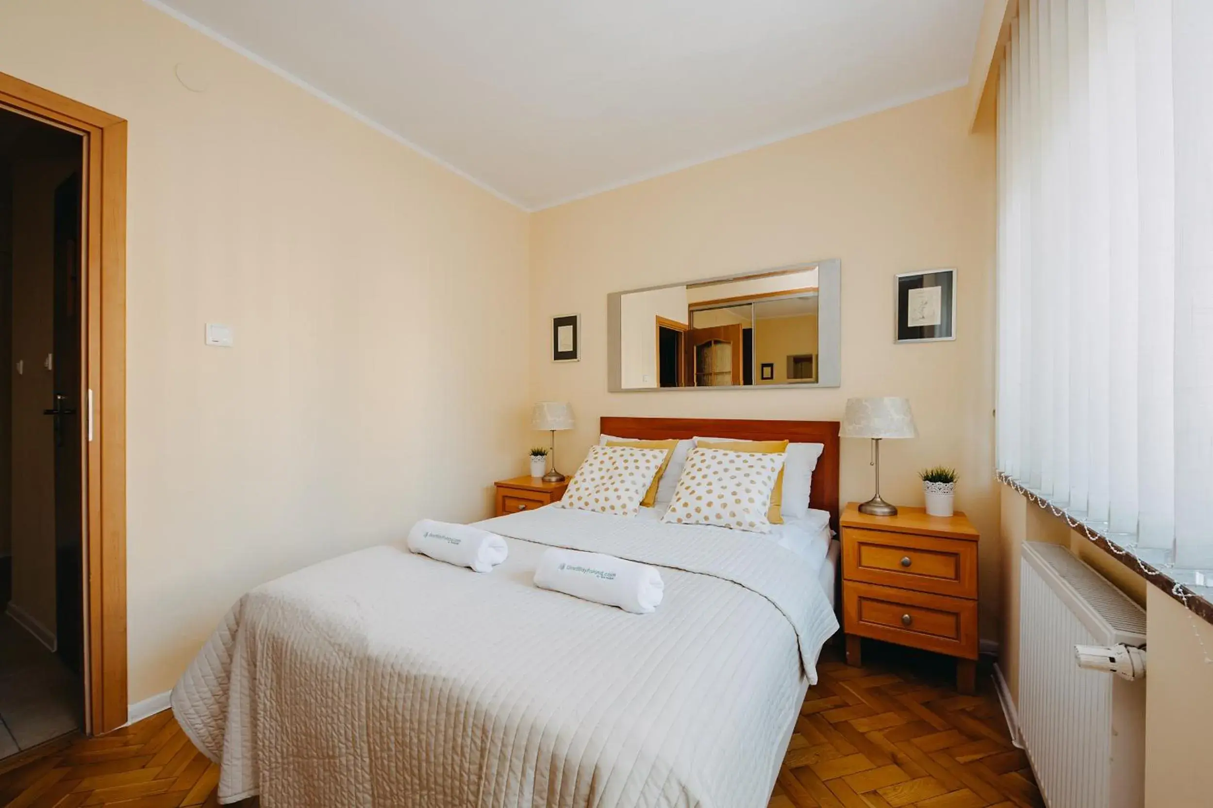Apartment with Balcony in ShortStayPoland Warecka (B2) Apartment with Balcony in ShortStayPoland Warecka (B2)