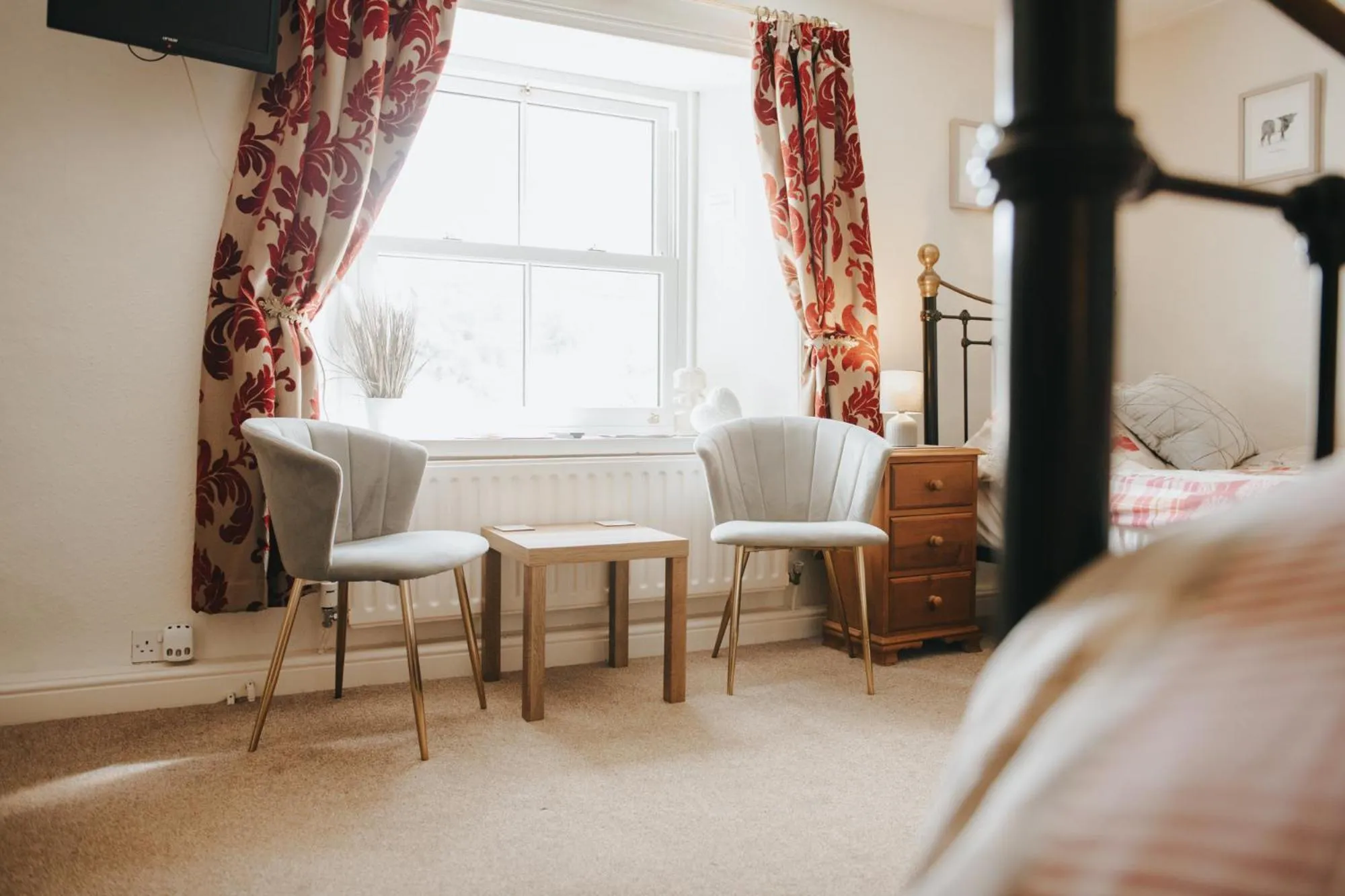 Bedroom, Bed in The Street Head Inn