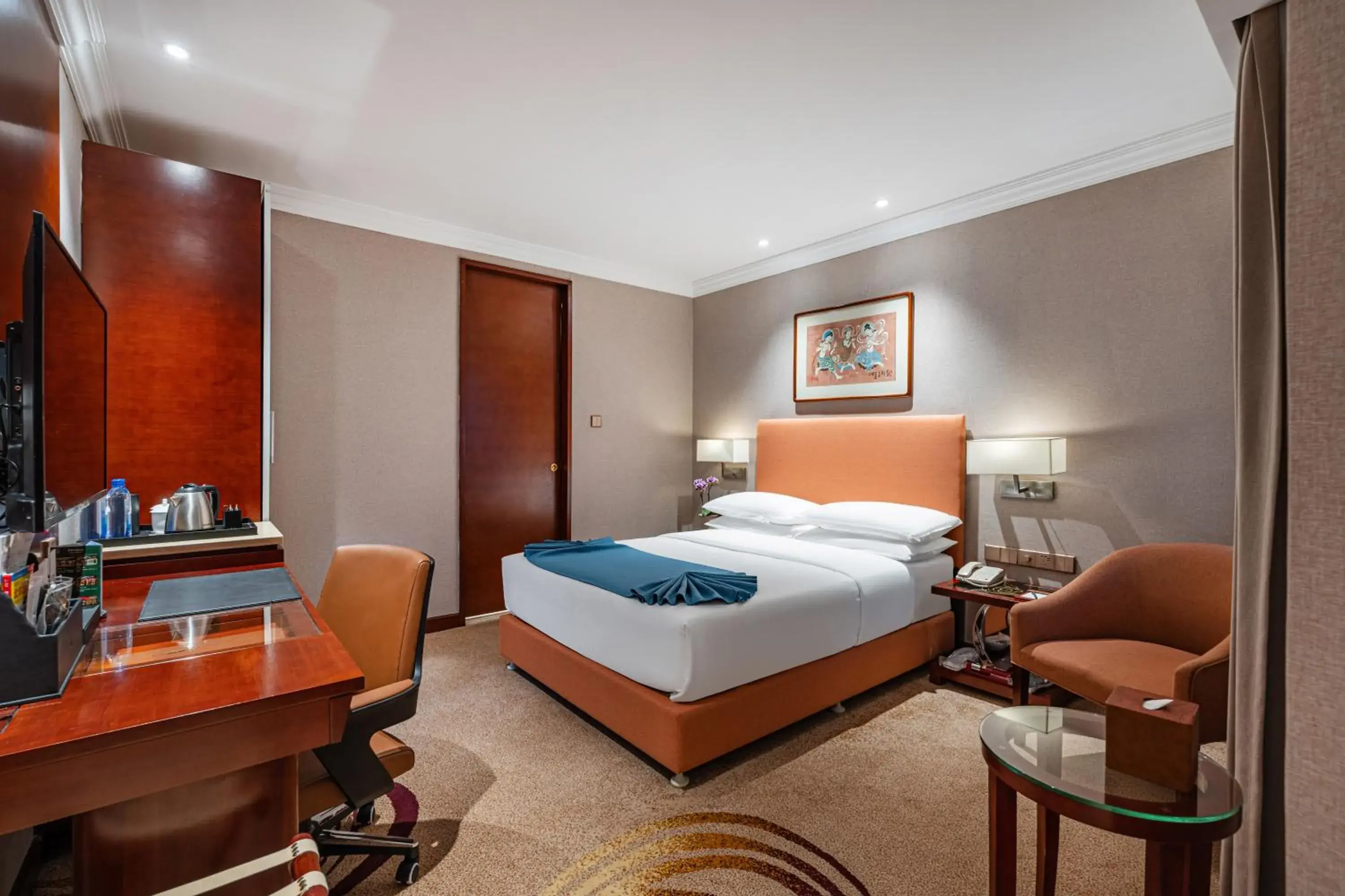 Photo of the whole room, Bed in Beijing Feitian Hotel Photo of the whole room, Bed in Beijing Feitian Hotel