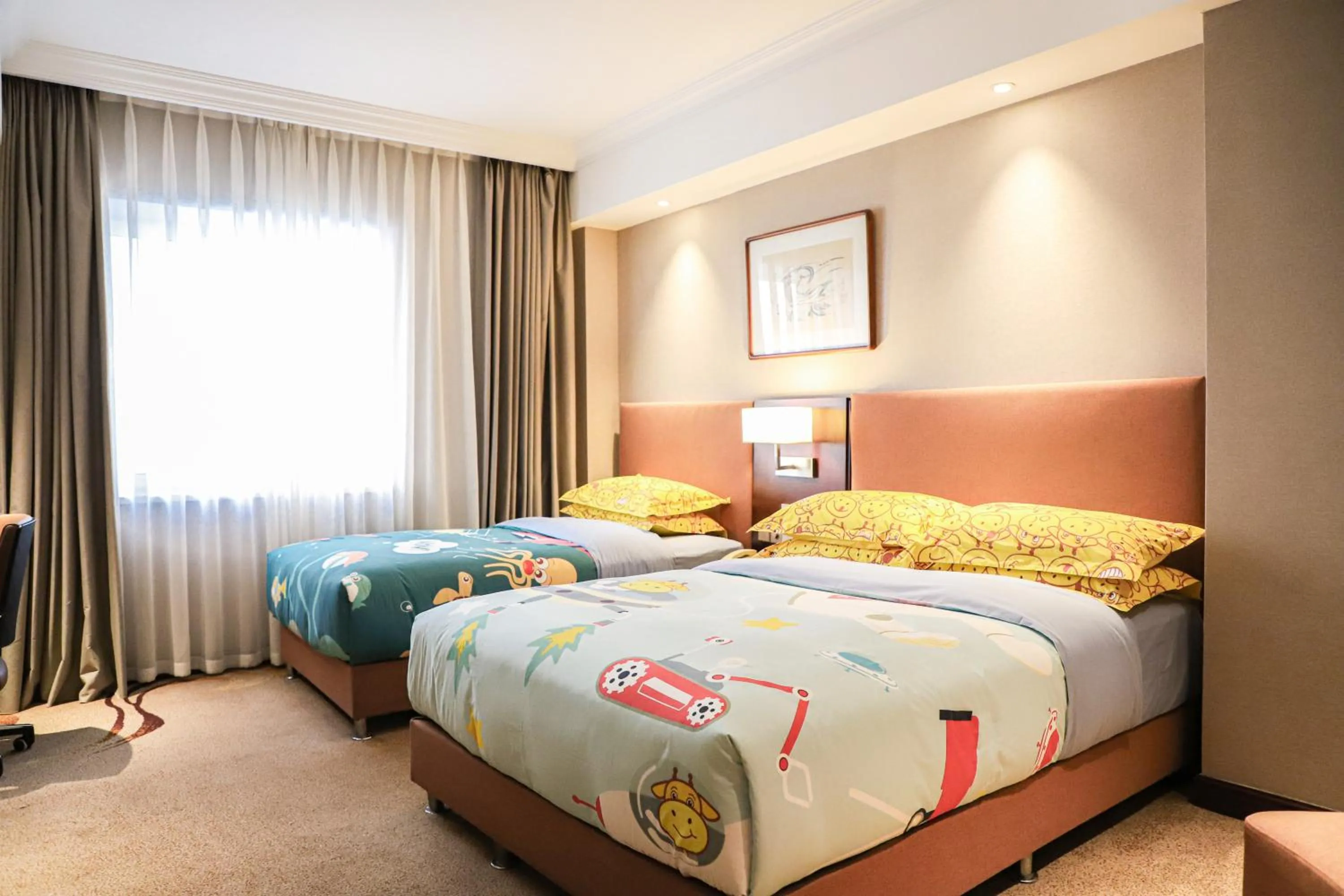 Photo of the whole room, Bed in Beijing Feitian Hotel