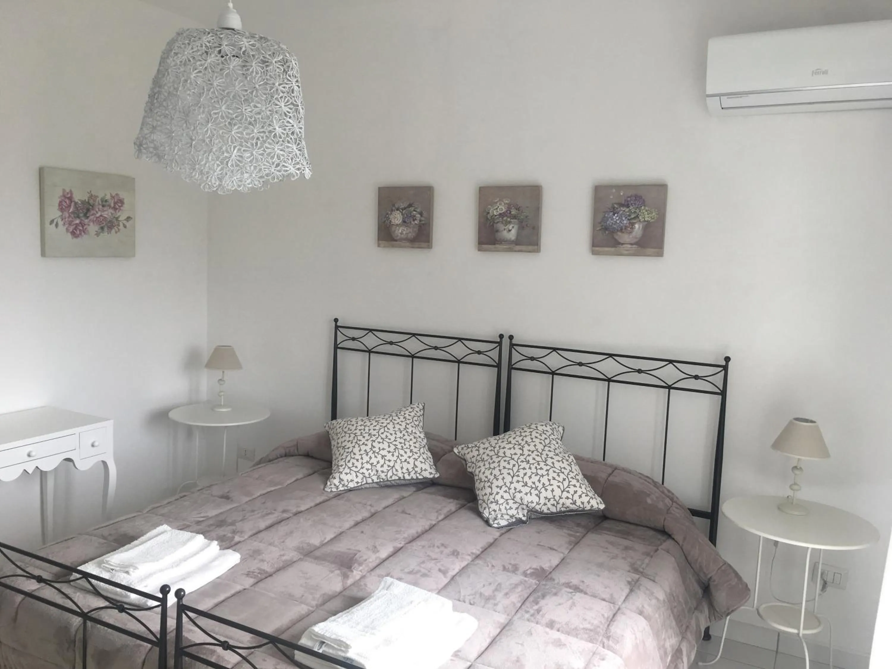 Bed in La Bouganville