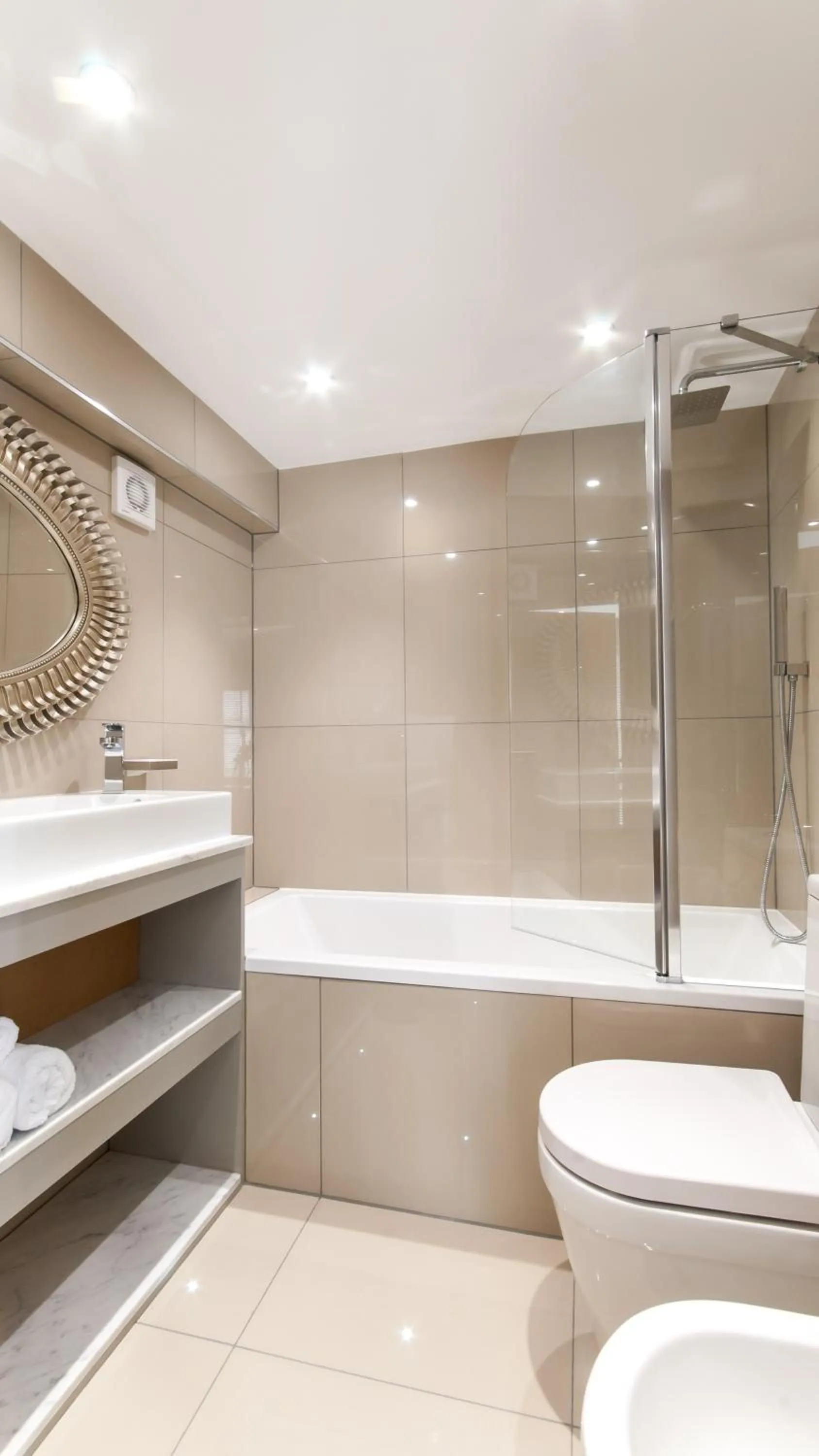 Bathroom in Rooms at number one