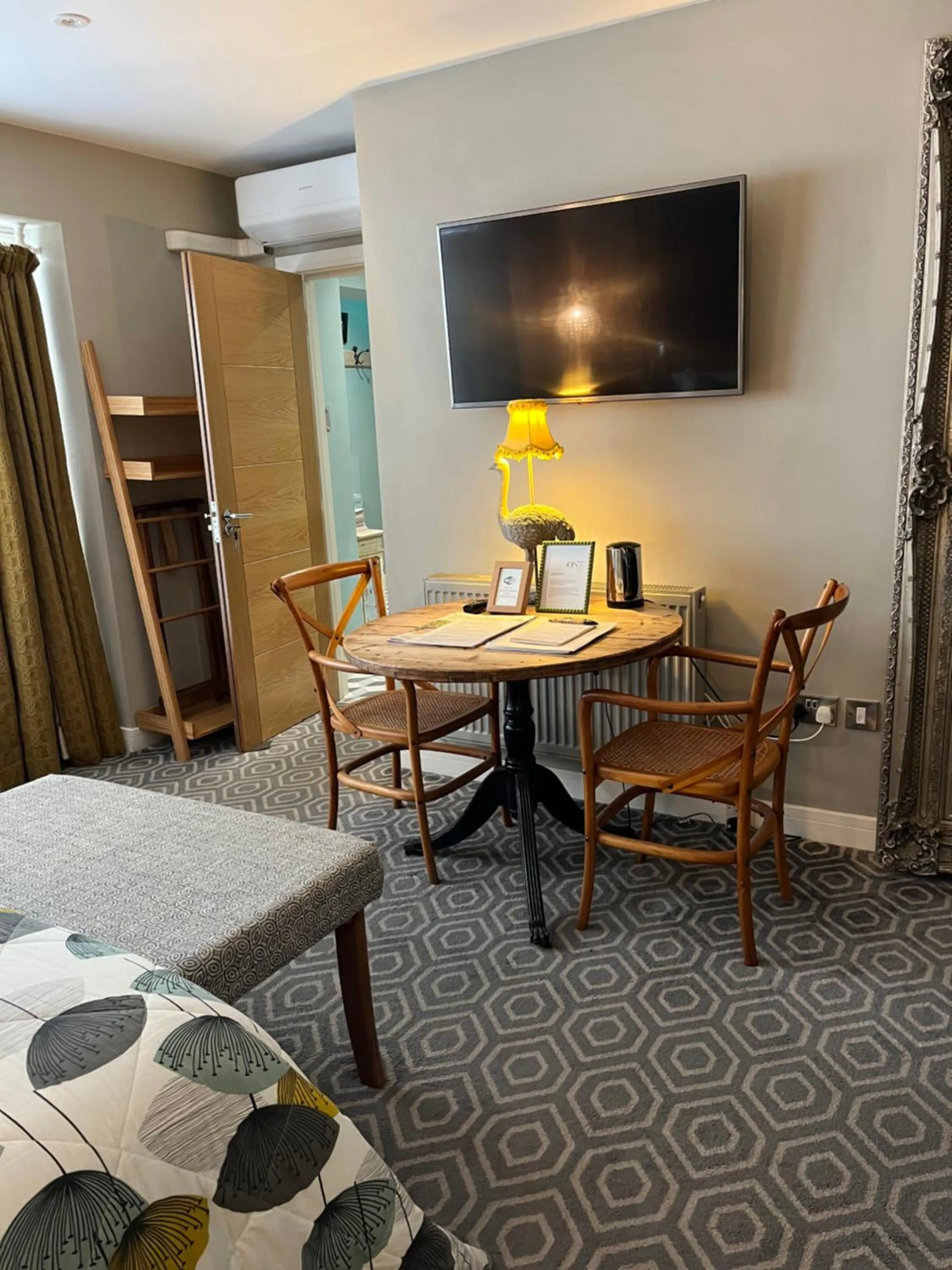 Bed in Rooms at number one