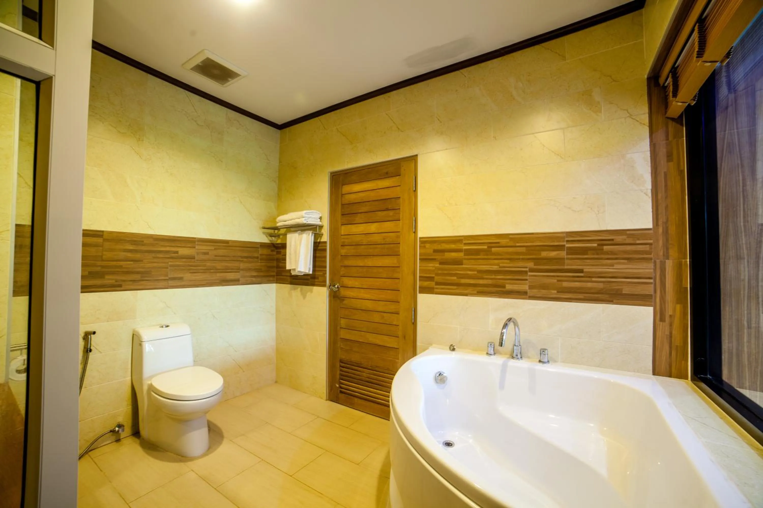 Shower in ChaoKoh Phi Phi Hotel and Resort- SHA Extra Plus