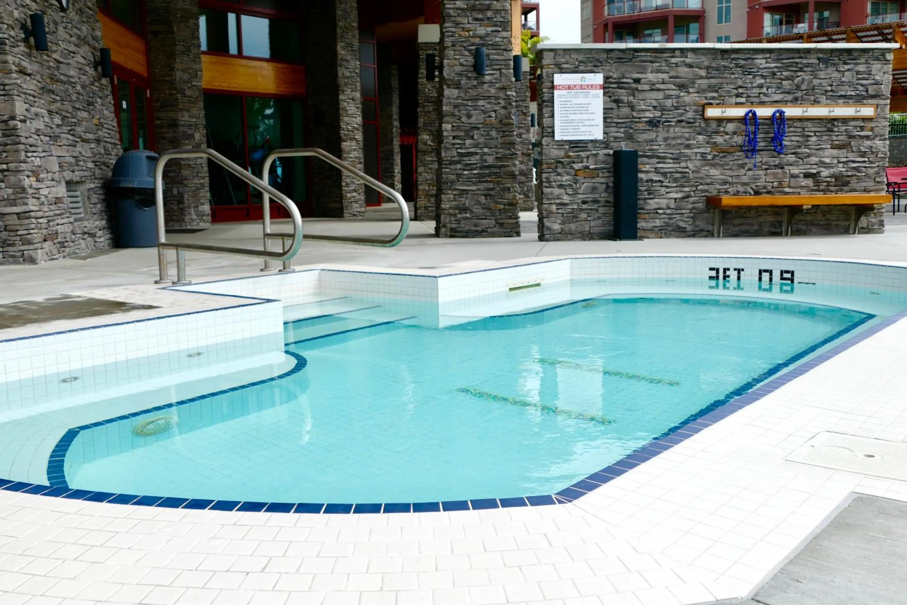 Area and facilities in Copper Oasis