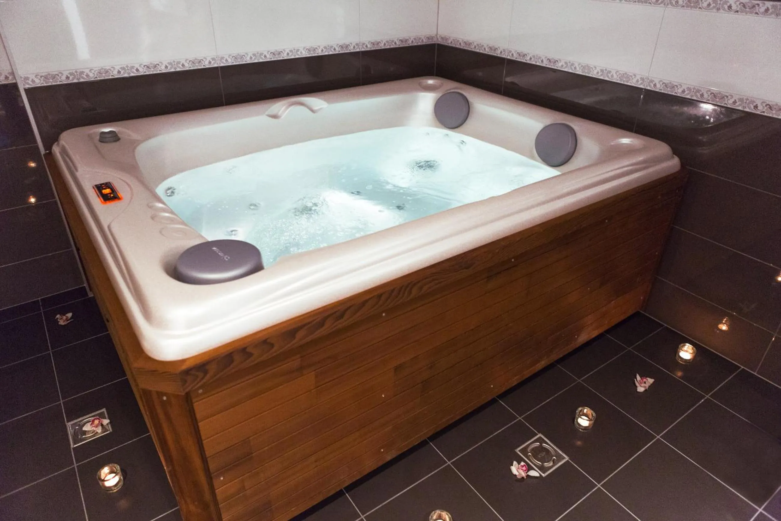 Hot Tub in Penzion Longus