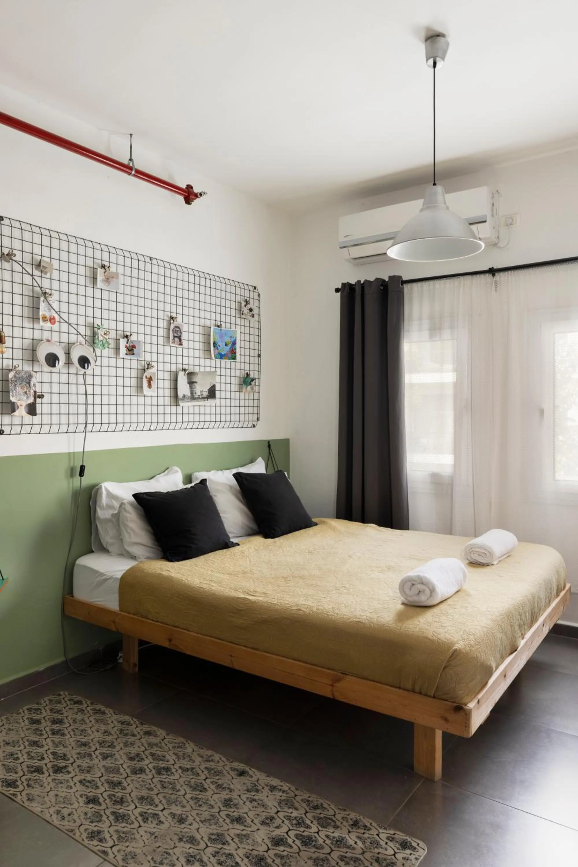 Living room, Bed in Rena's House