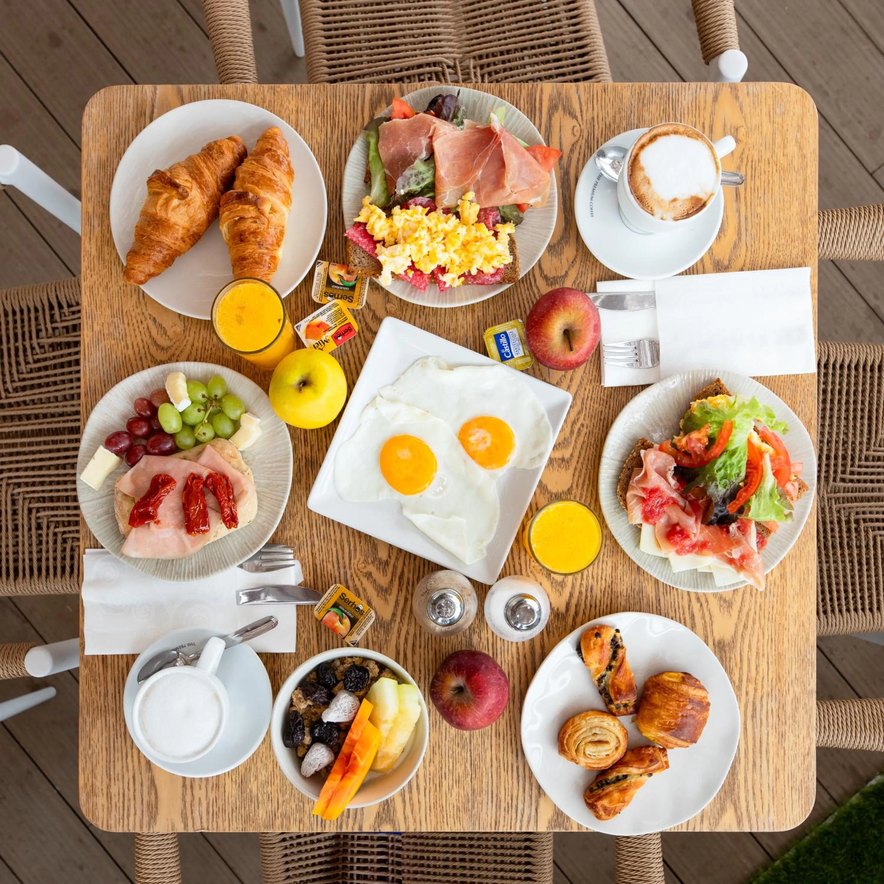 Breakfast in Bristol Sunset Beach - Holiday Apartments