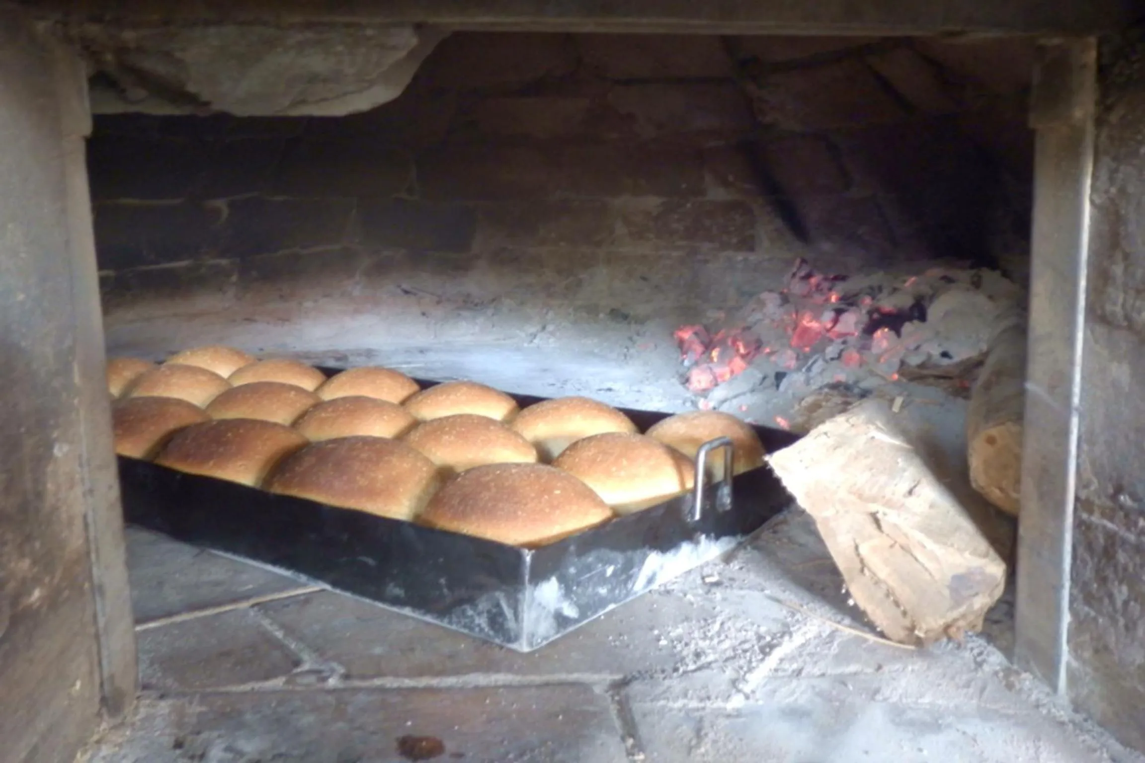 Food and drinks in Dutchess Hotel and Restaurant