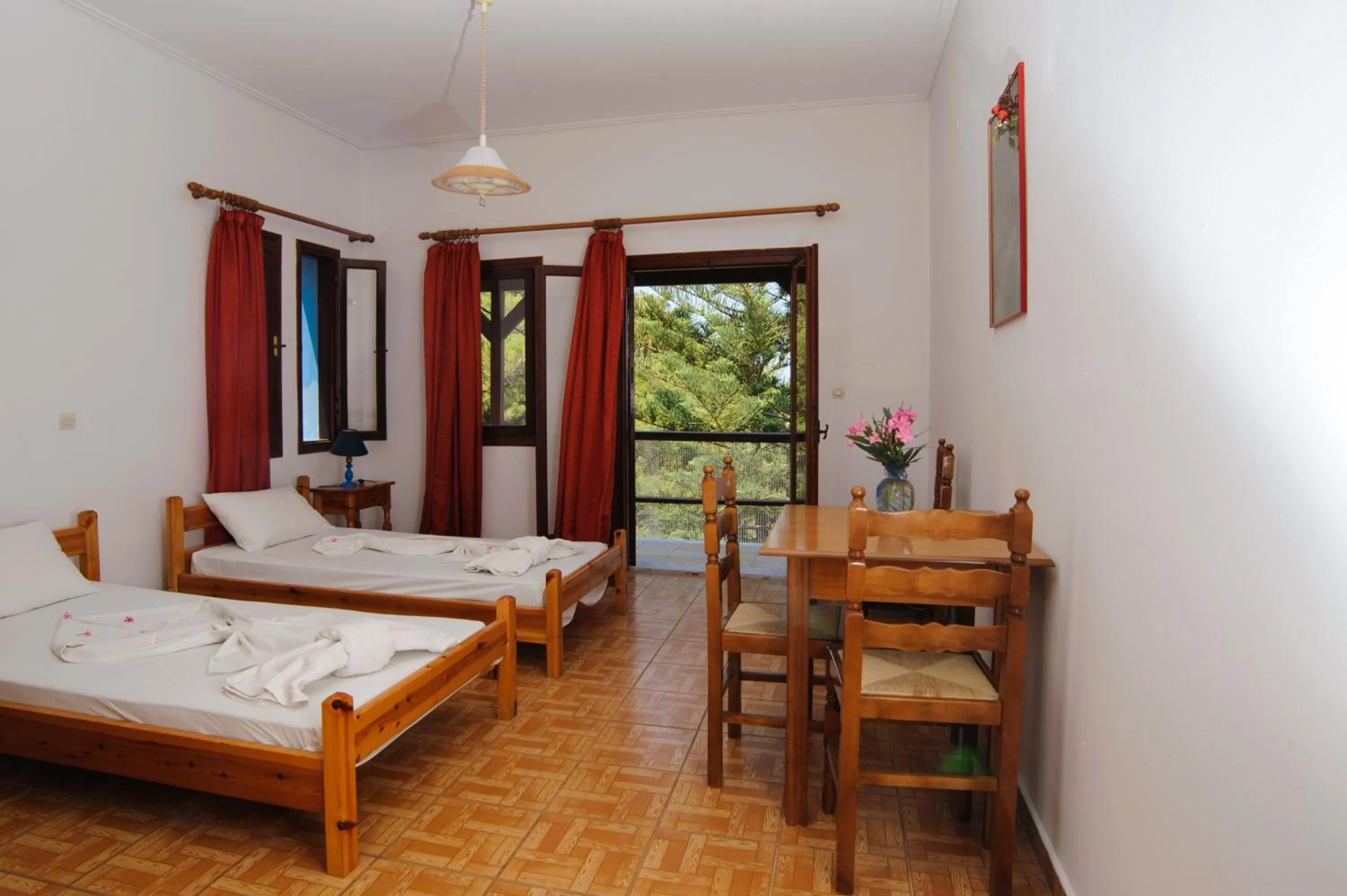 Mountain view, Bed in Athina Studios