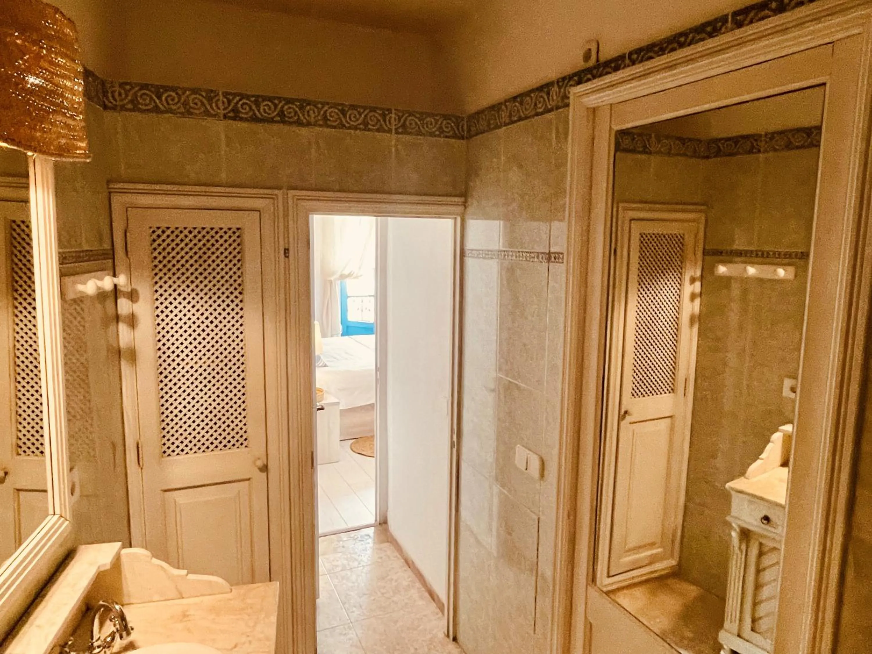 Bathroom in Casal d'Artà by Baudot 1926 - Adults Only