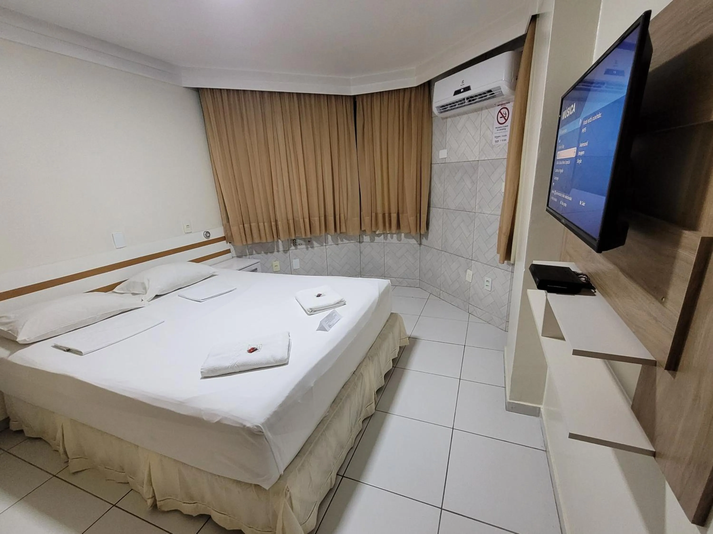 Bed in Victory Apart&Hotel