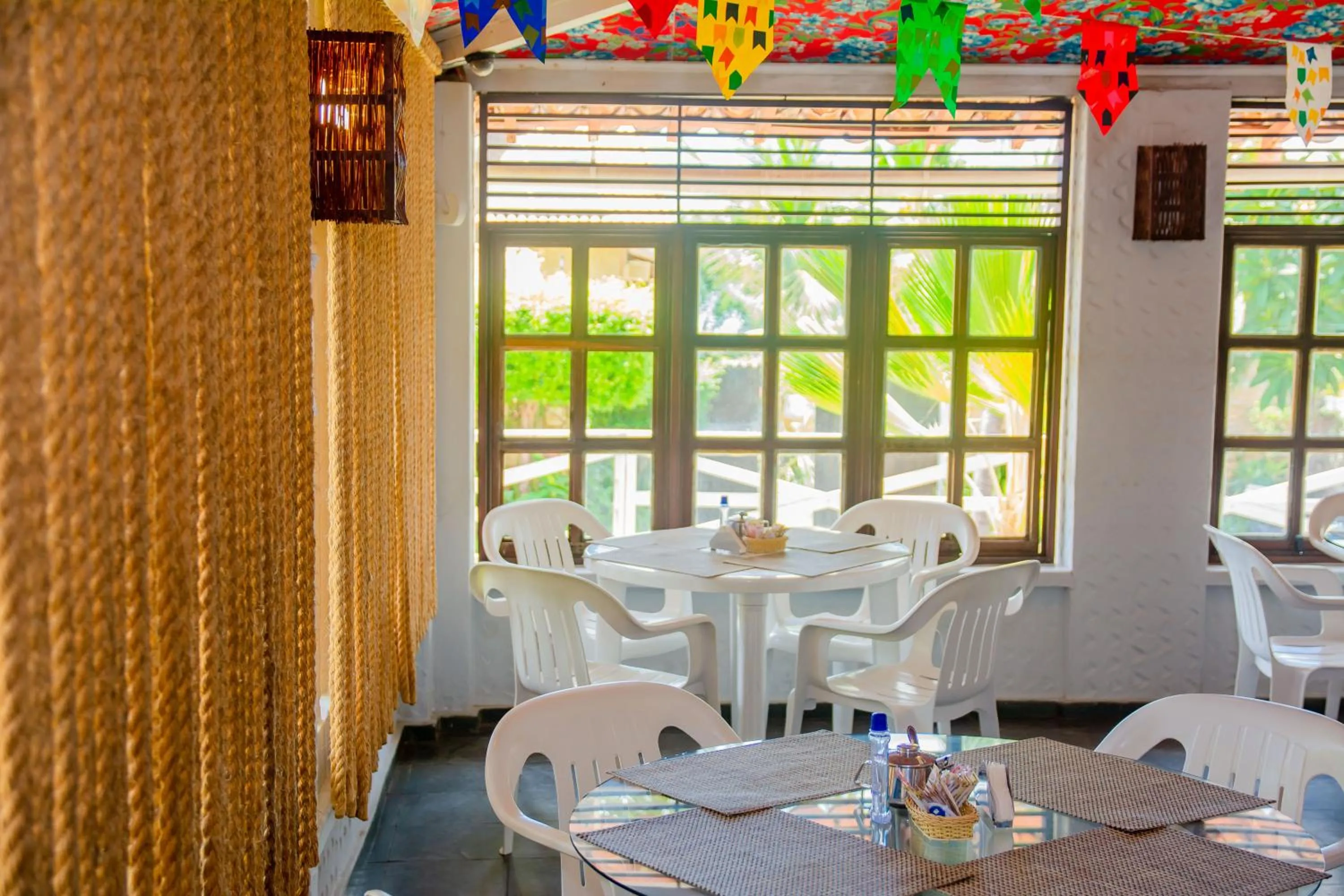 Restaurant/places to eat in O Tempo e o Vento