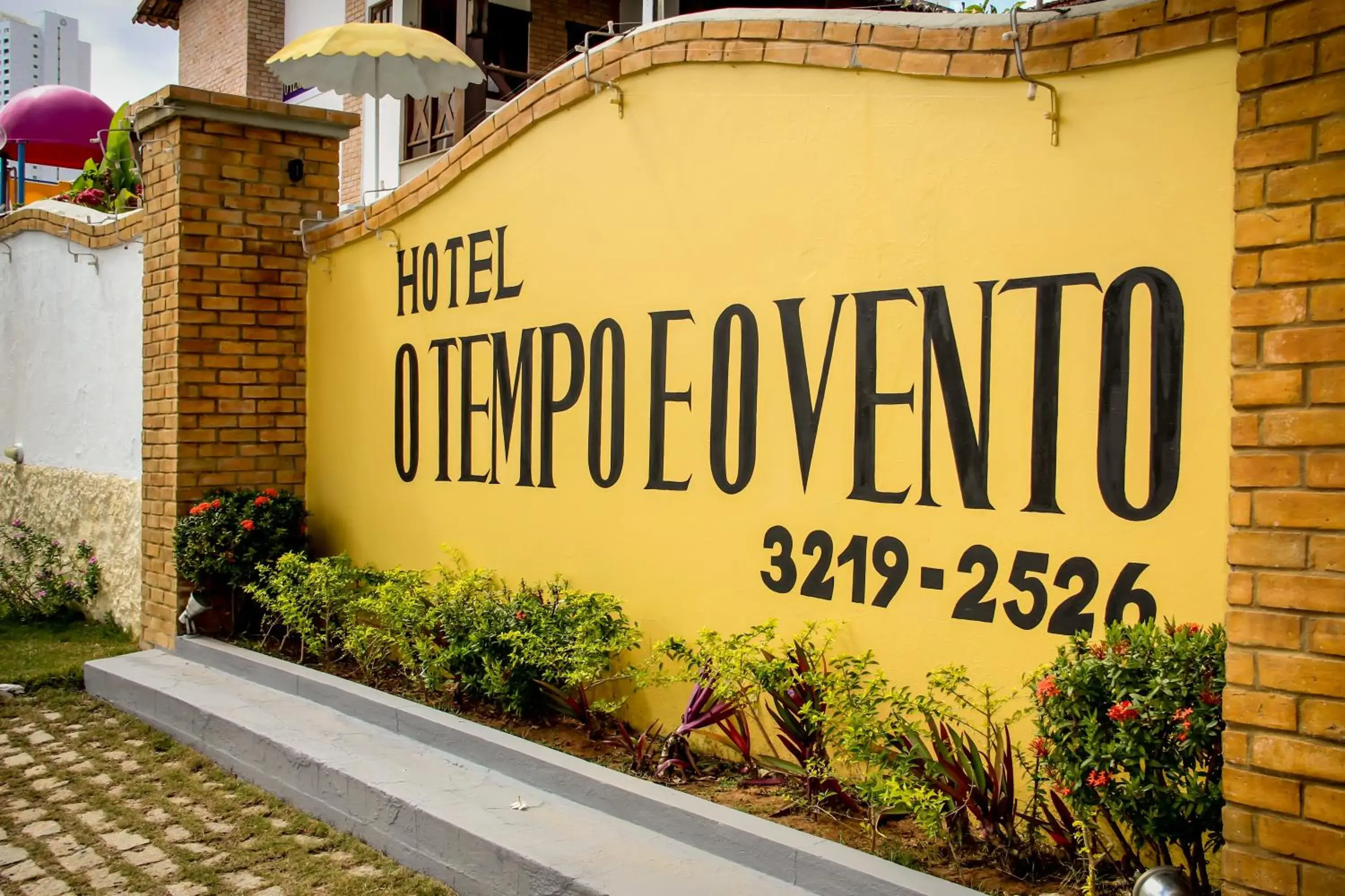 Property building in O Tempo e o Vento Property building in O Tempo e o Vento