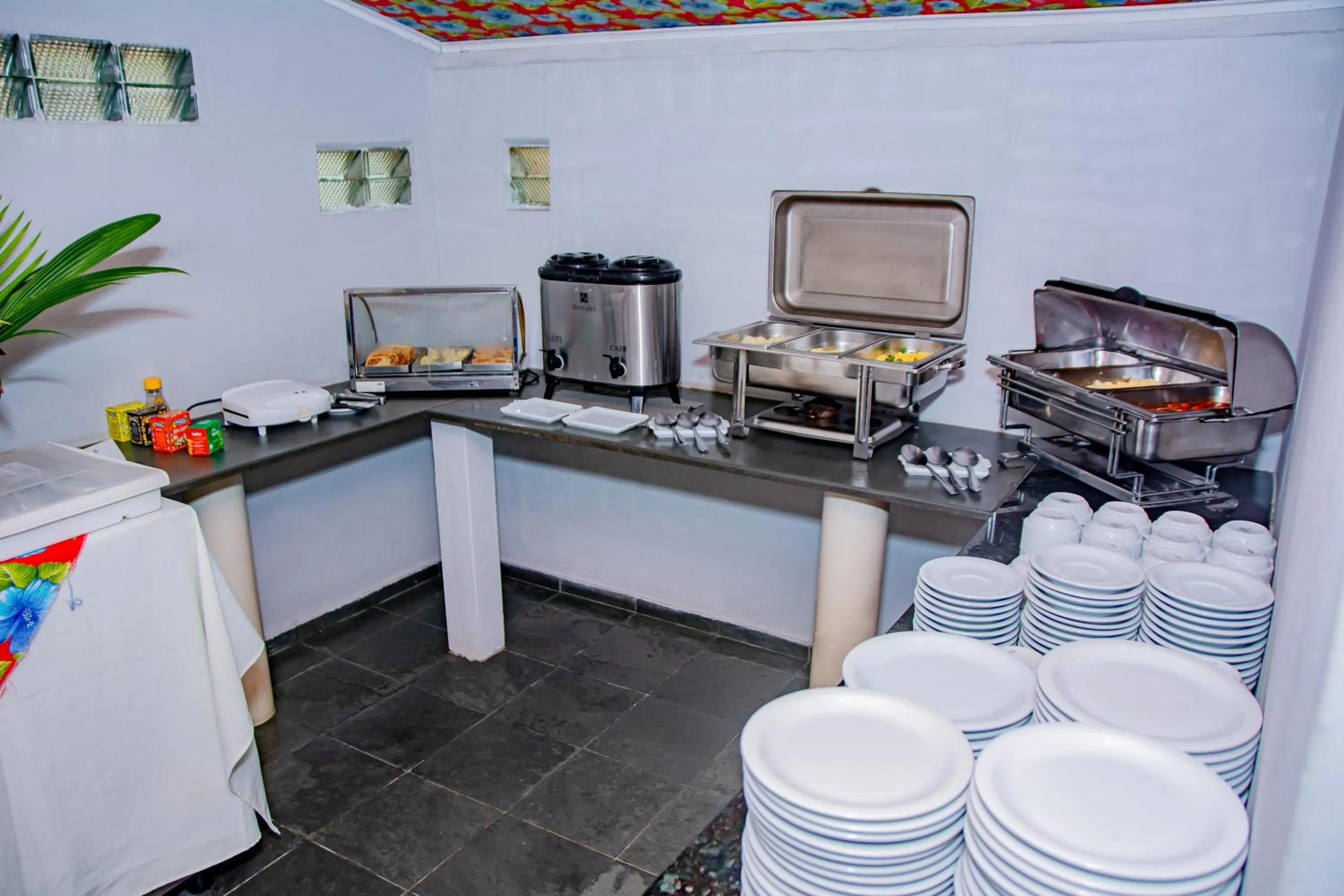 Restaurant/places to eat in O Tempo e o Vento