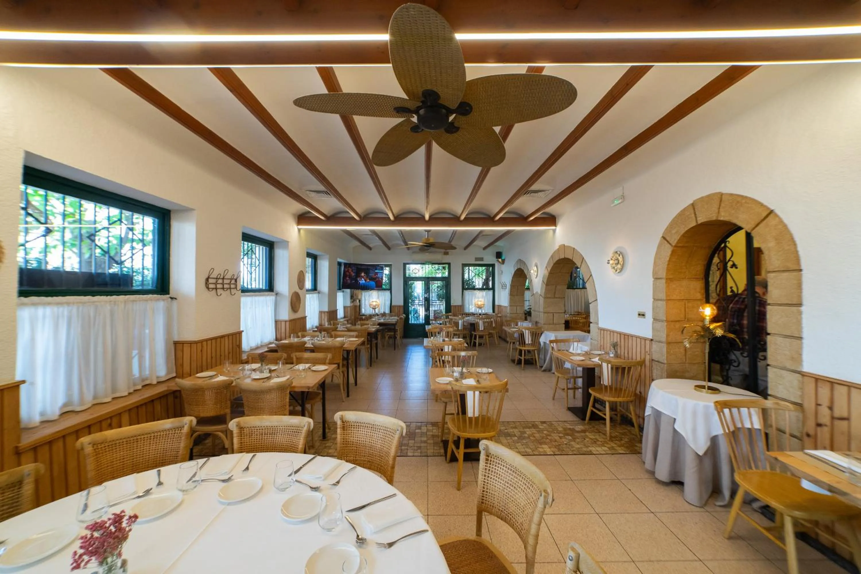 Restaurant/places to eat in Las Palmeras