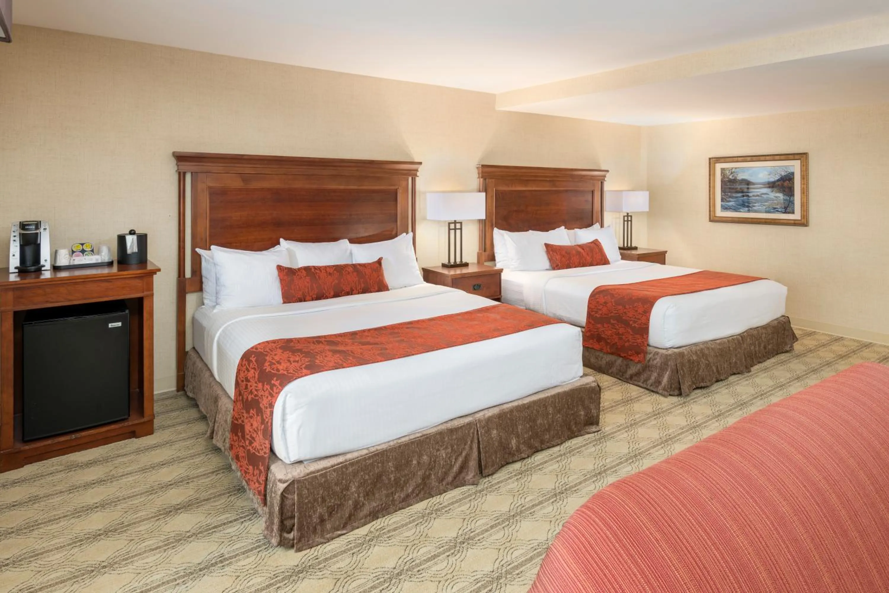 Bedroom, Bed in The Inn at Virginia Tech - On Campus