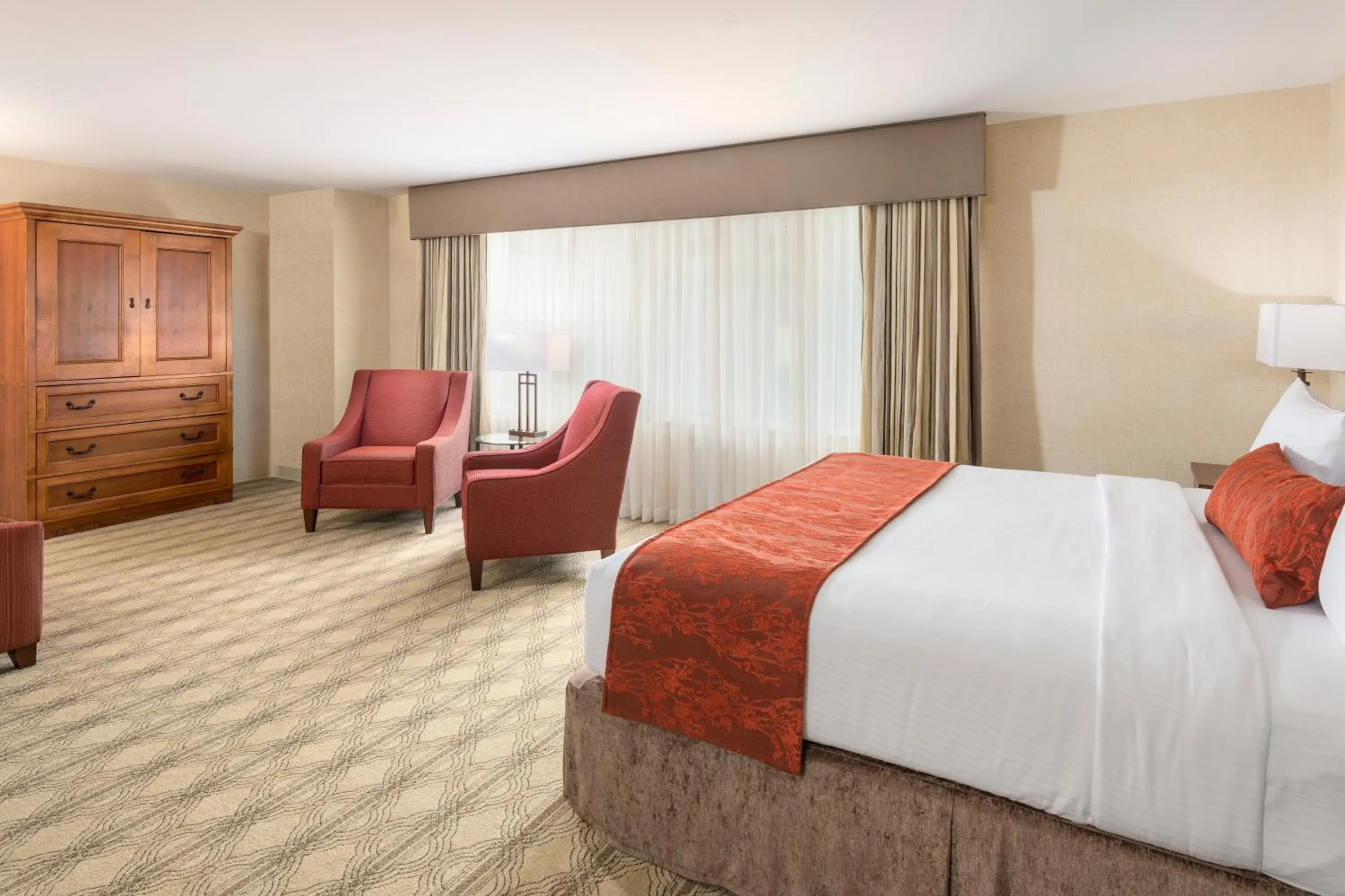 Bedroom, Bed in The Inn at Virginia Tech - On Campus