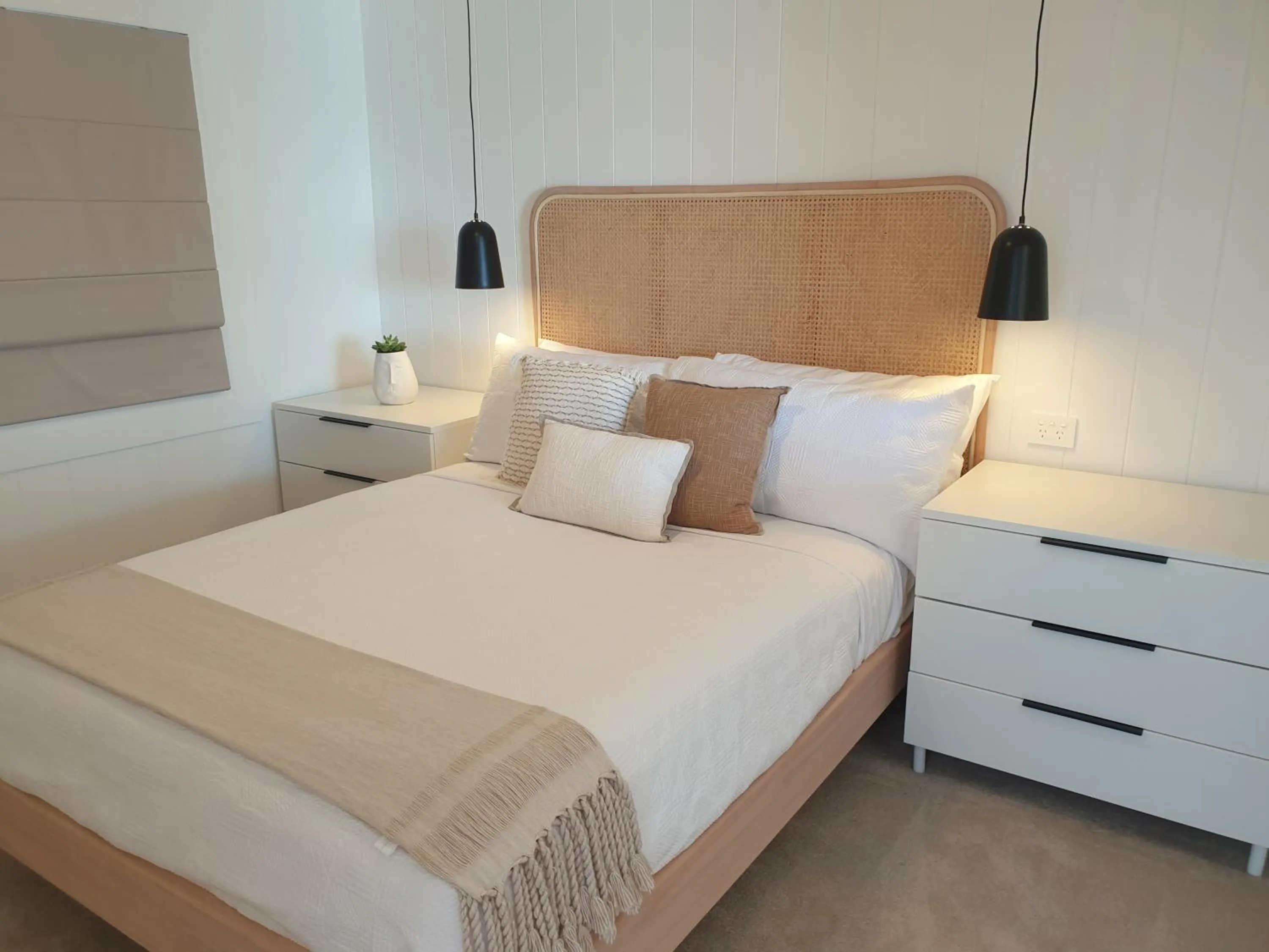 Bedroom, Bed in Saltwater Apartments