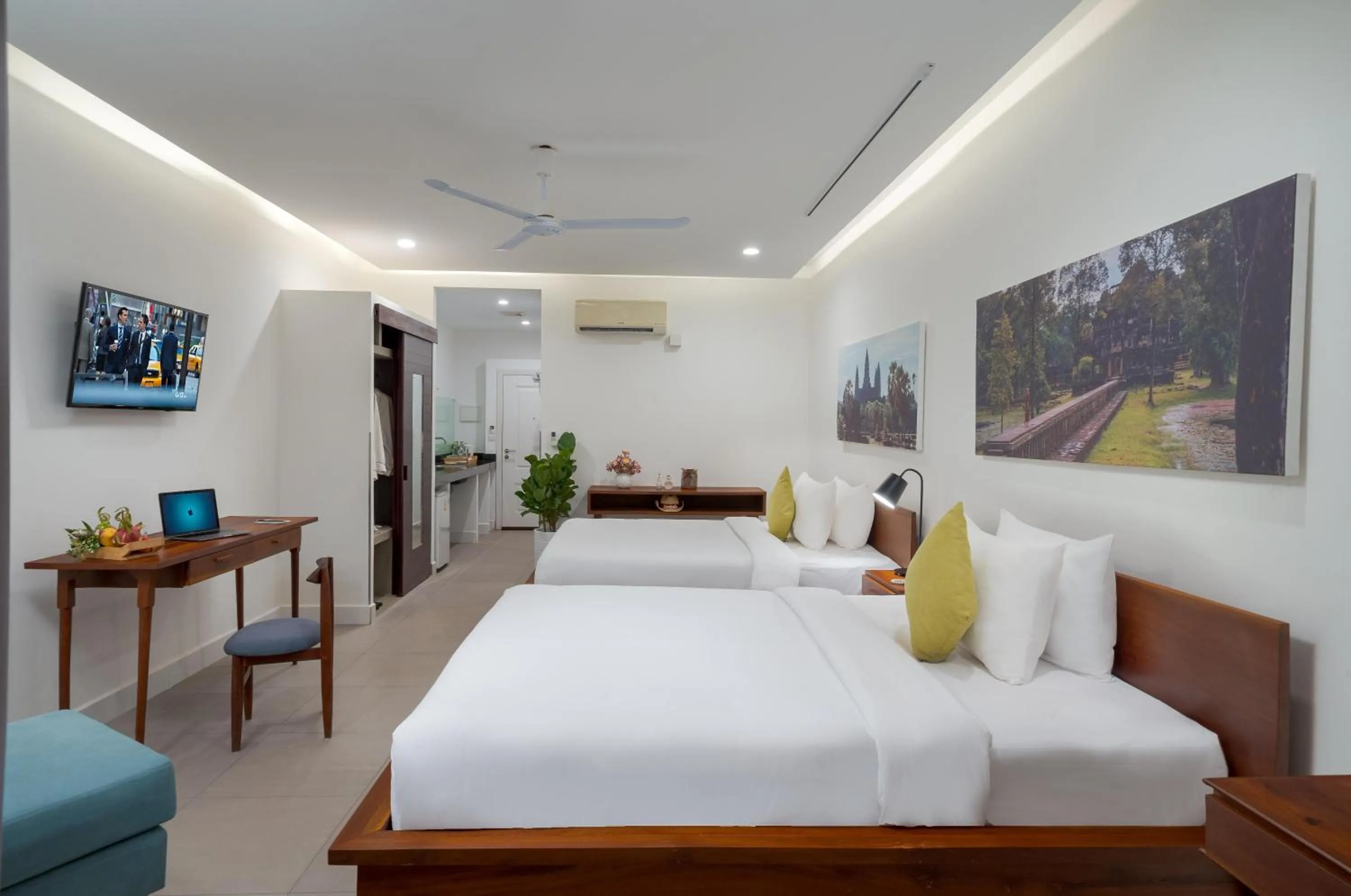 View (from property/room), Bed in Elysium Suite