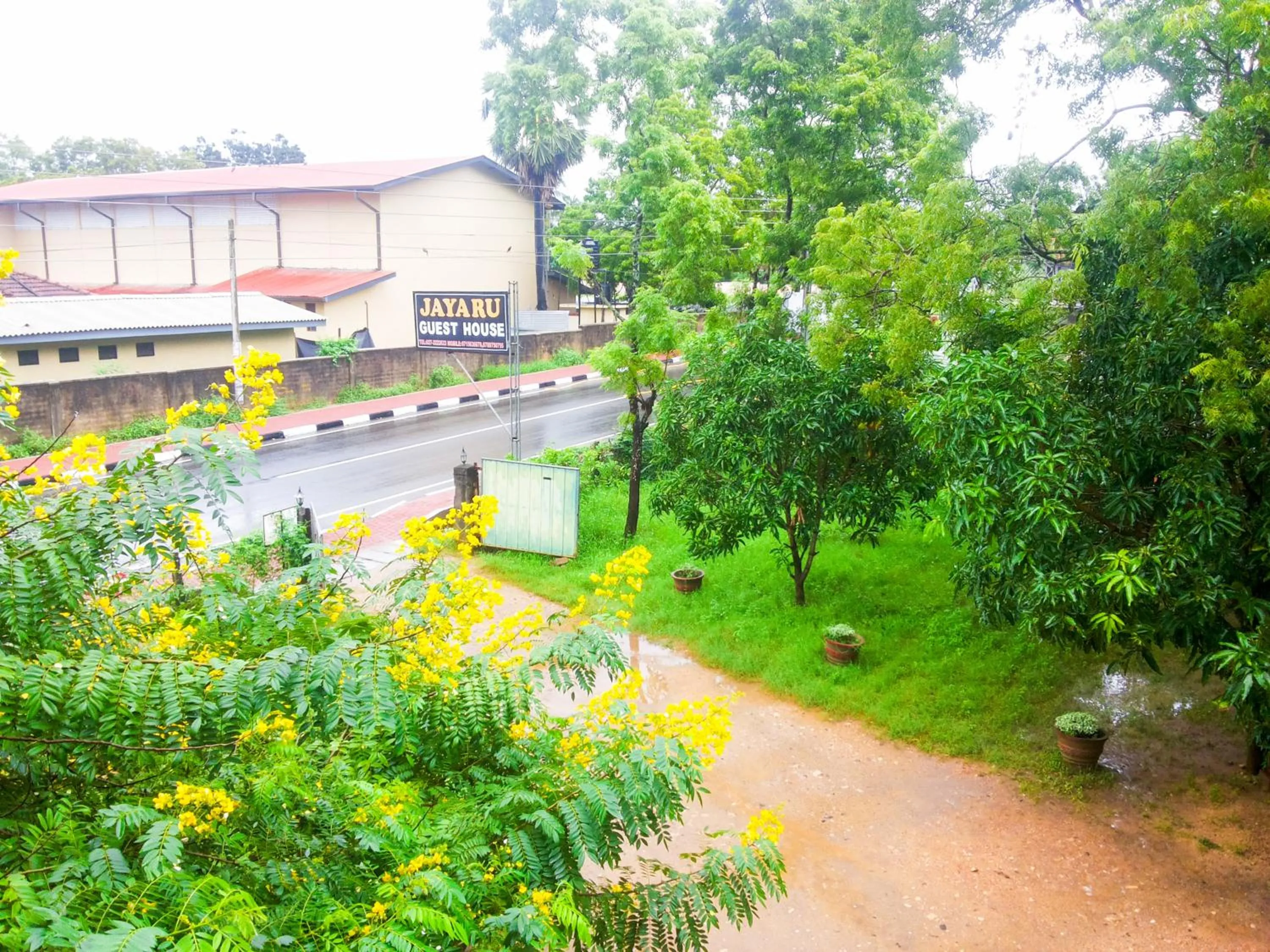 Property building in Jayaru Guest House