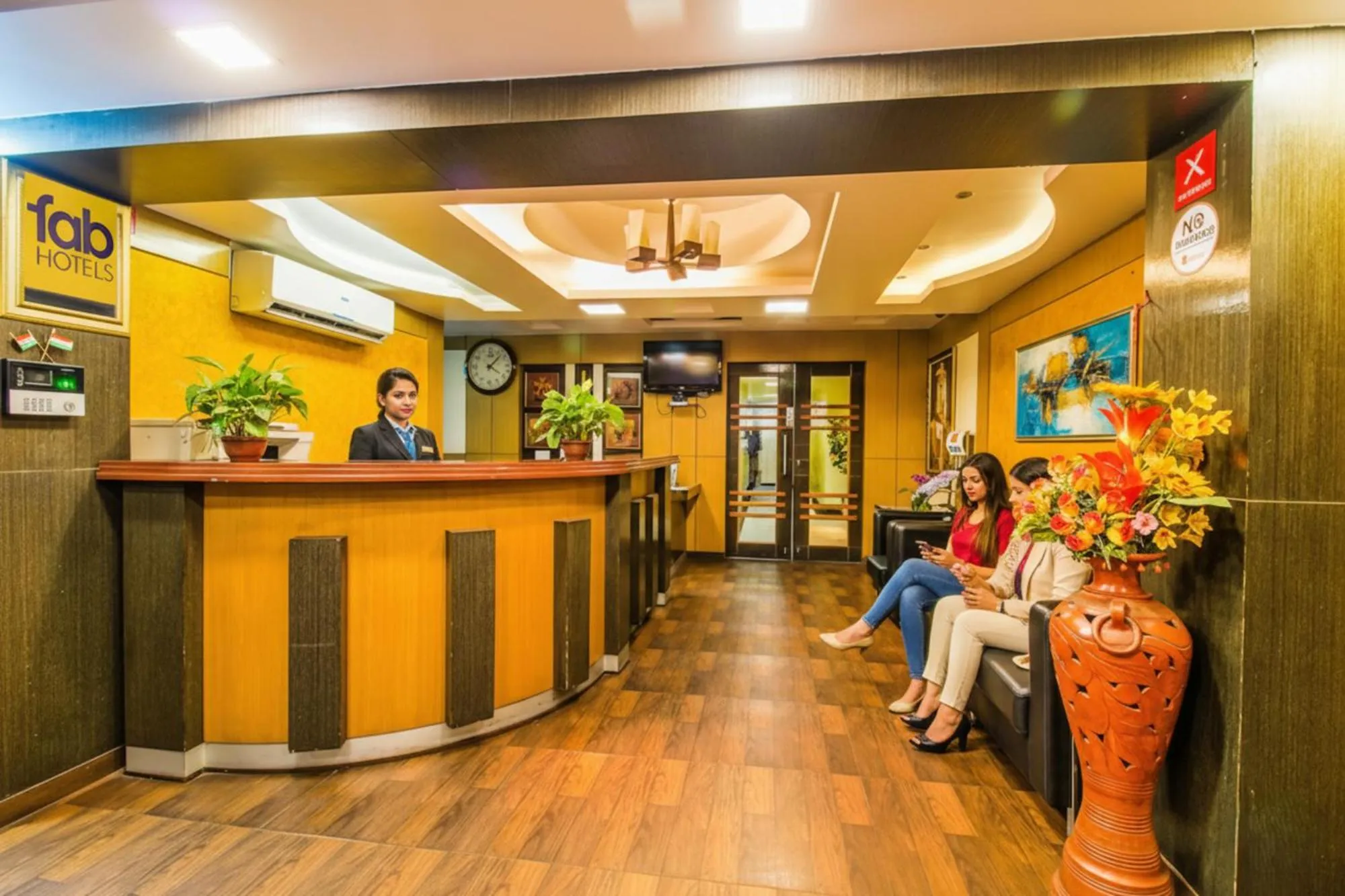Lobby or reception in FabHotel Palash Residency Ranchi Railway Station