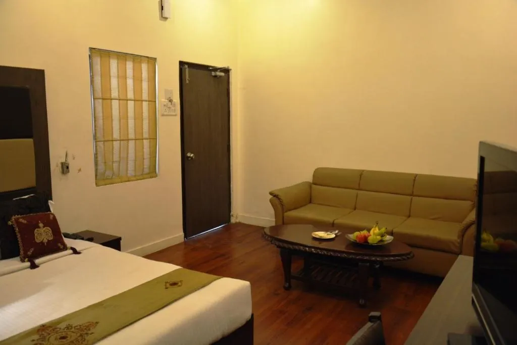 Photo of the whole room, Bed in The Ambassador - Hotel & Conference Center