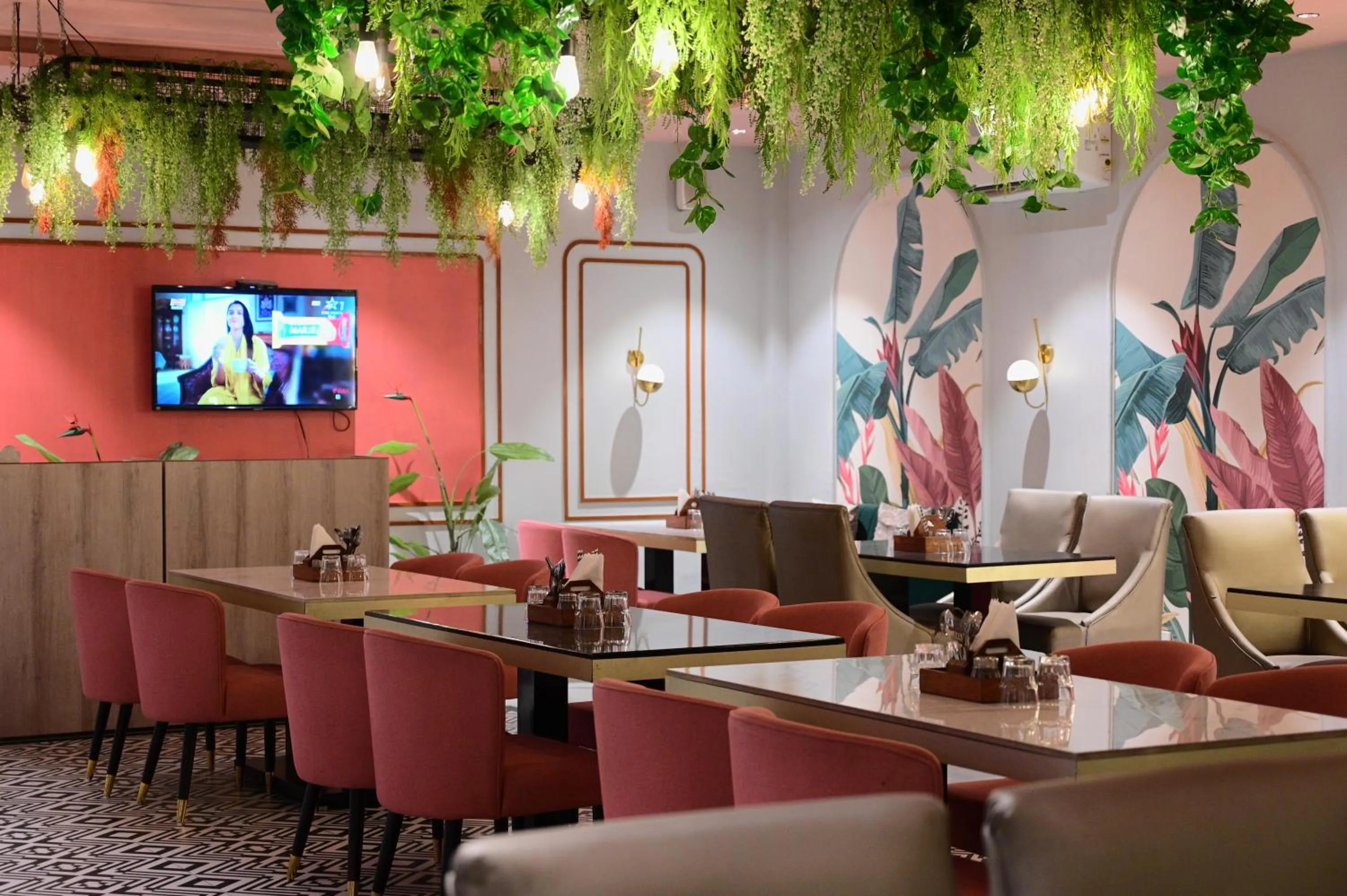 Restaurant/places to eat in The Ambassador - Hotel & Conference Center