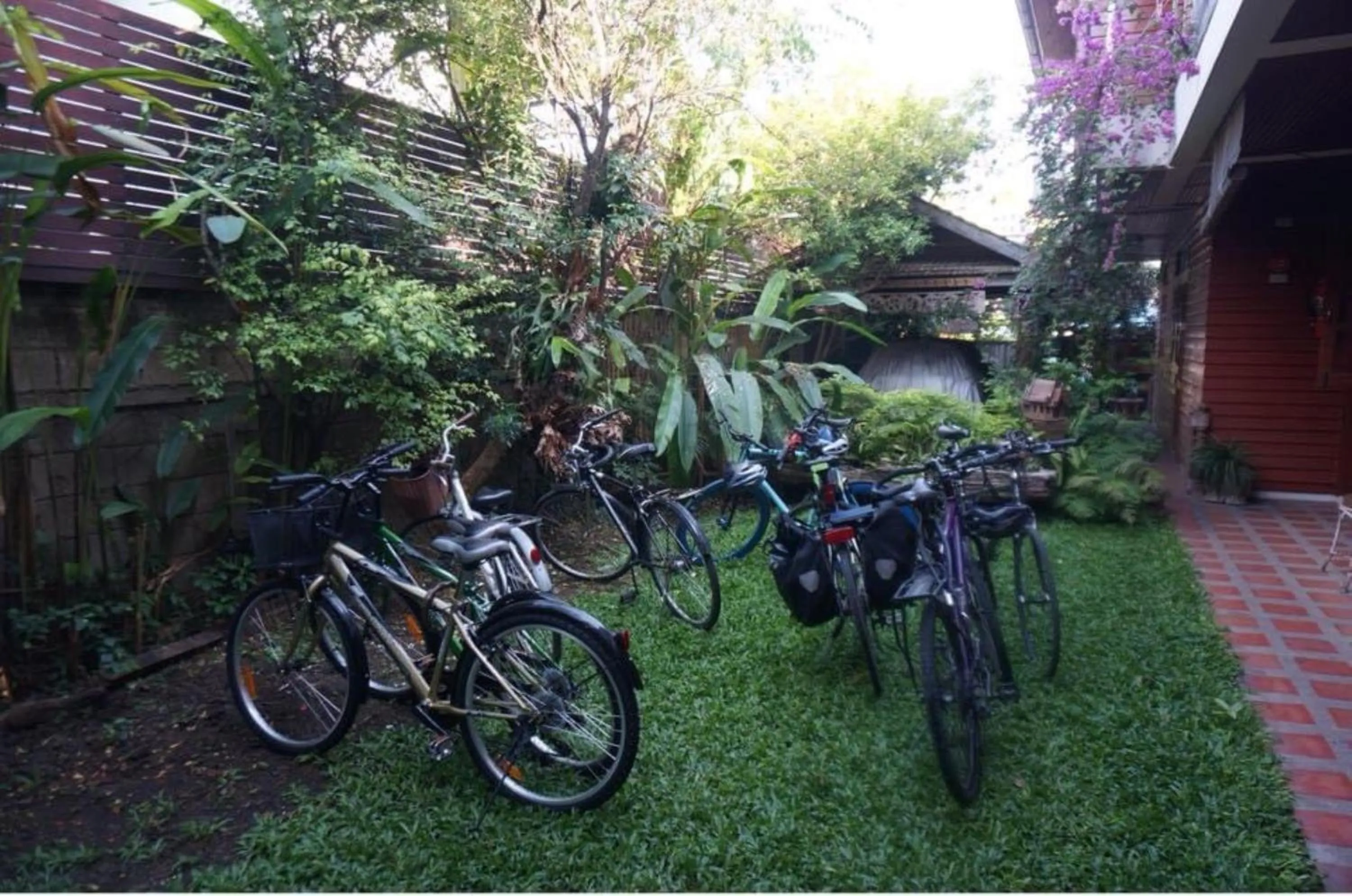 People in Tiptopthai House