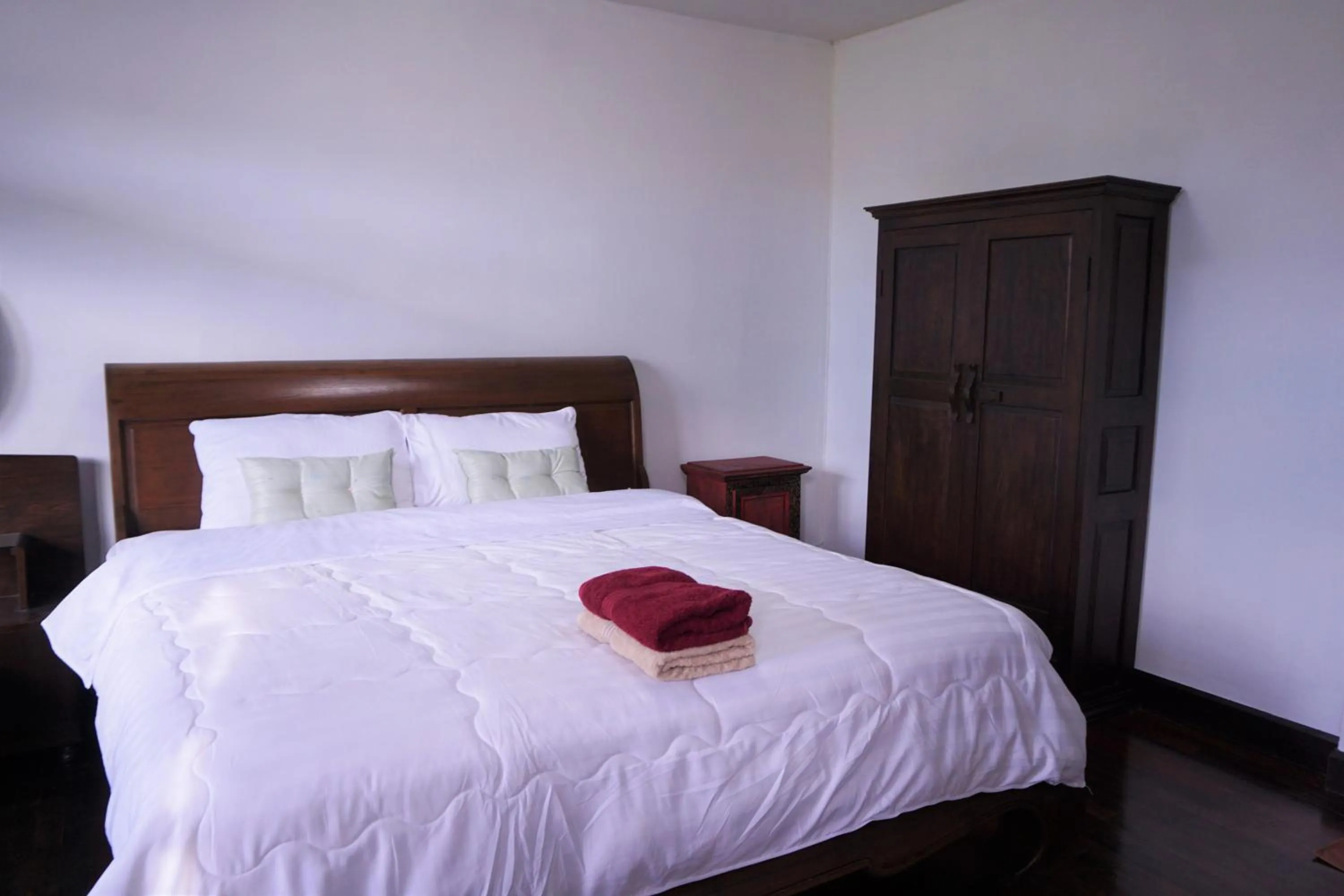 Bedroom, Bed in Tiptopthai House