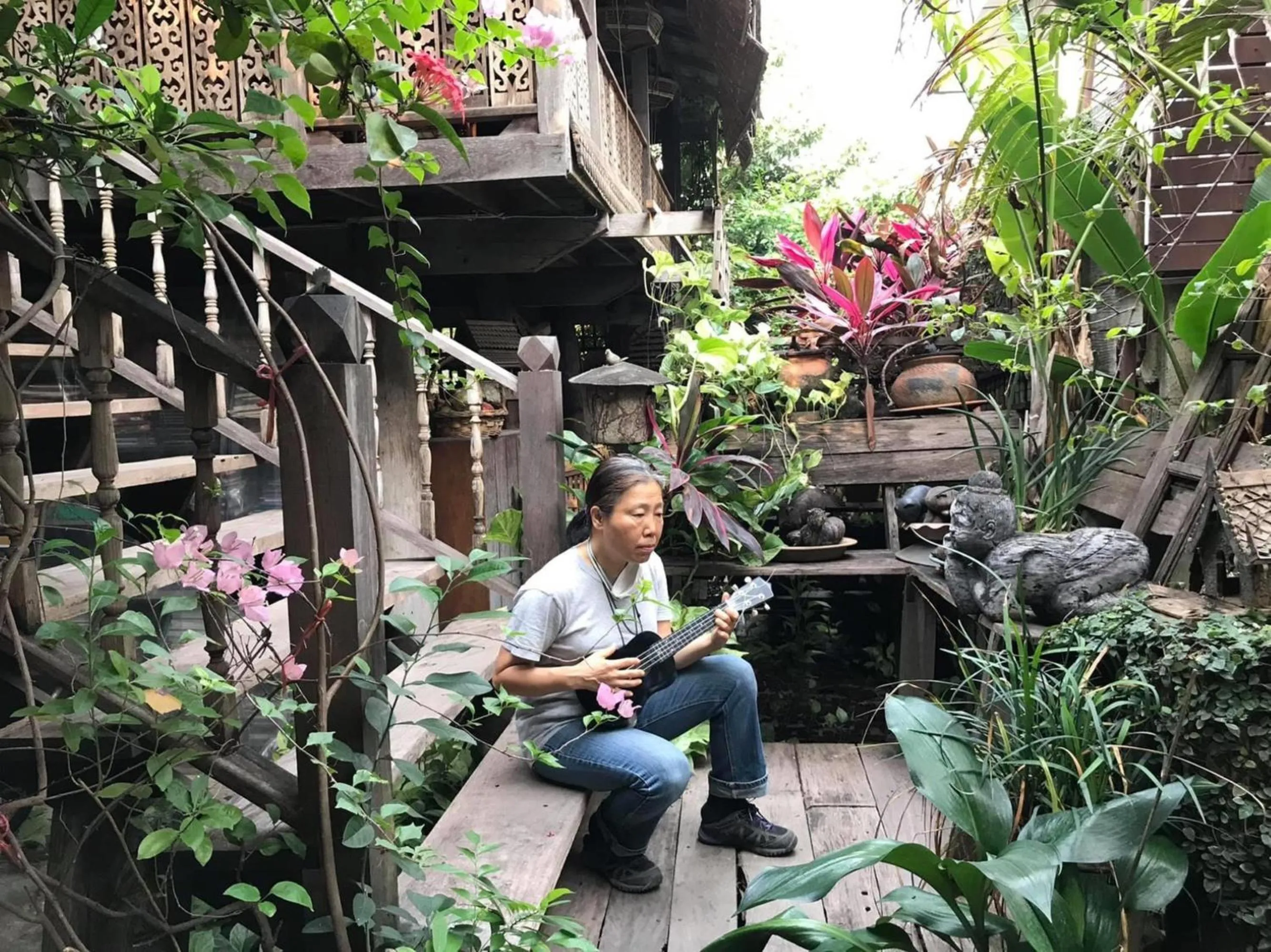 People in Tiptopthai House