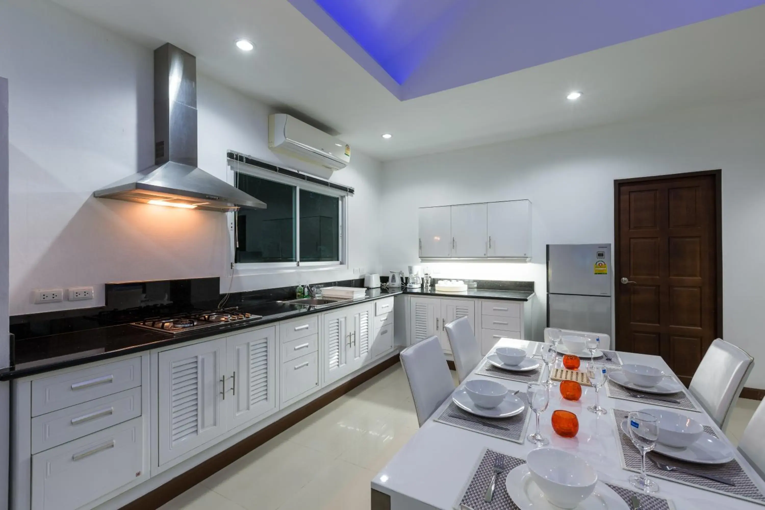 Kitchen or kitchenette in Chalong - 4 Bedroom Private Pool Villa - Phuket Kitchen or kitchenette in Chalong - 4 Bedroom Private Pool Villa - Phuket
