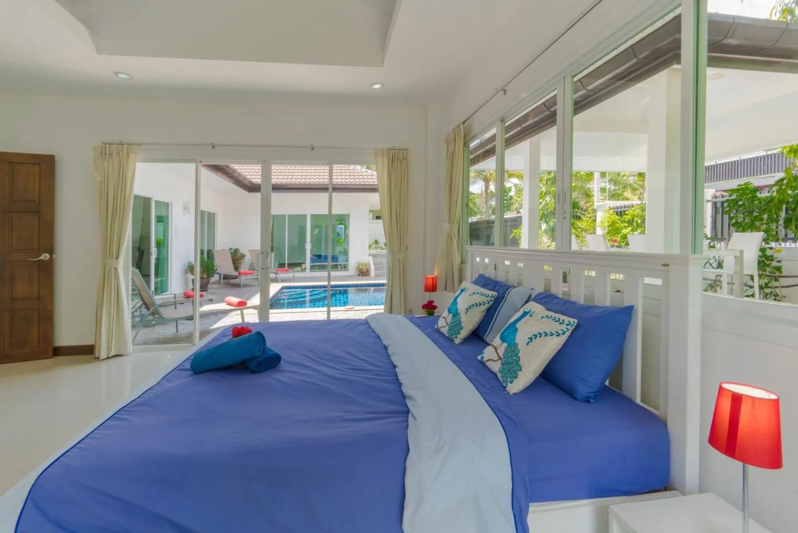 Bedroom, Bed in Chalong - 4 Bedroom Private Pool Villa - Phuket