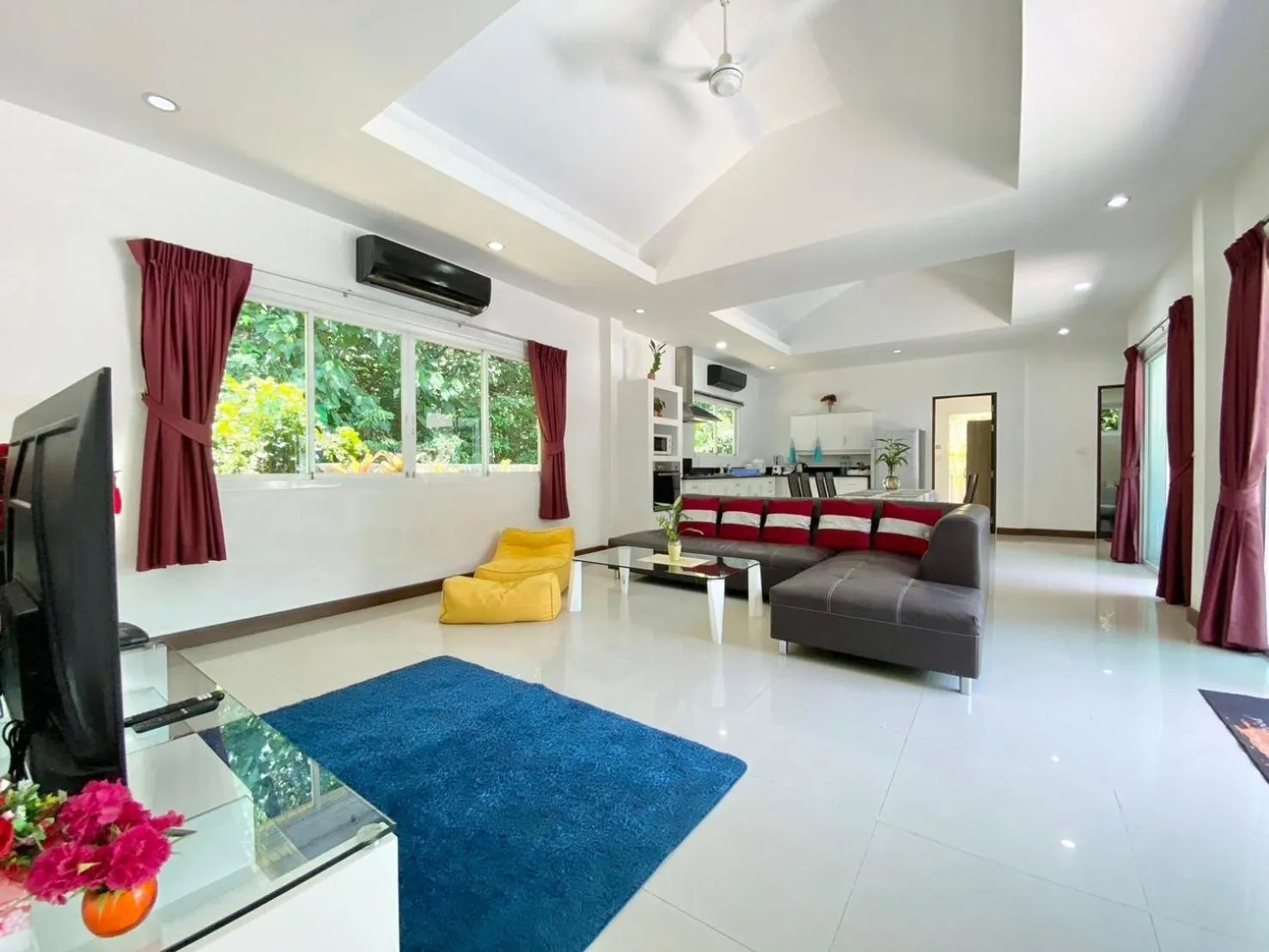 Karaoke in Chalong - 4 Bedroom Private Pool Villa - Phuket