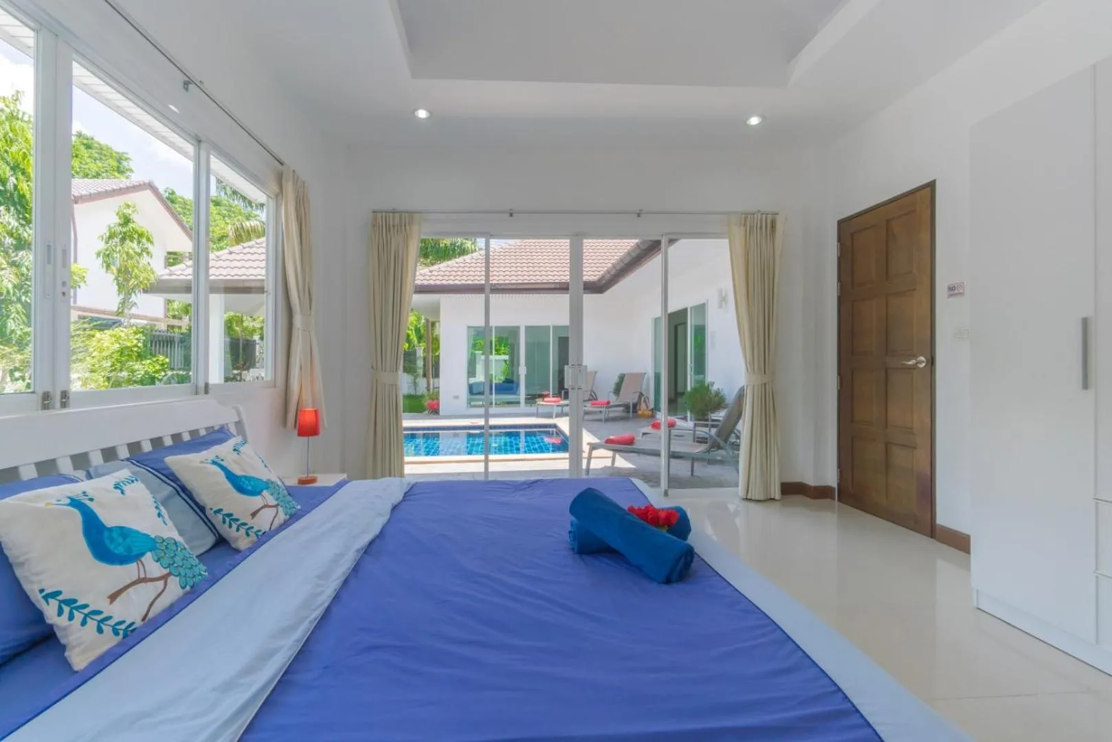 Bed in Chalong - 4 Bedroom Private Pool Villa - Phuket