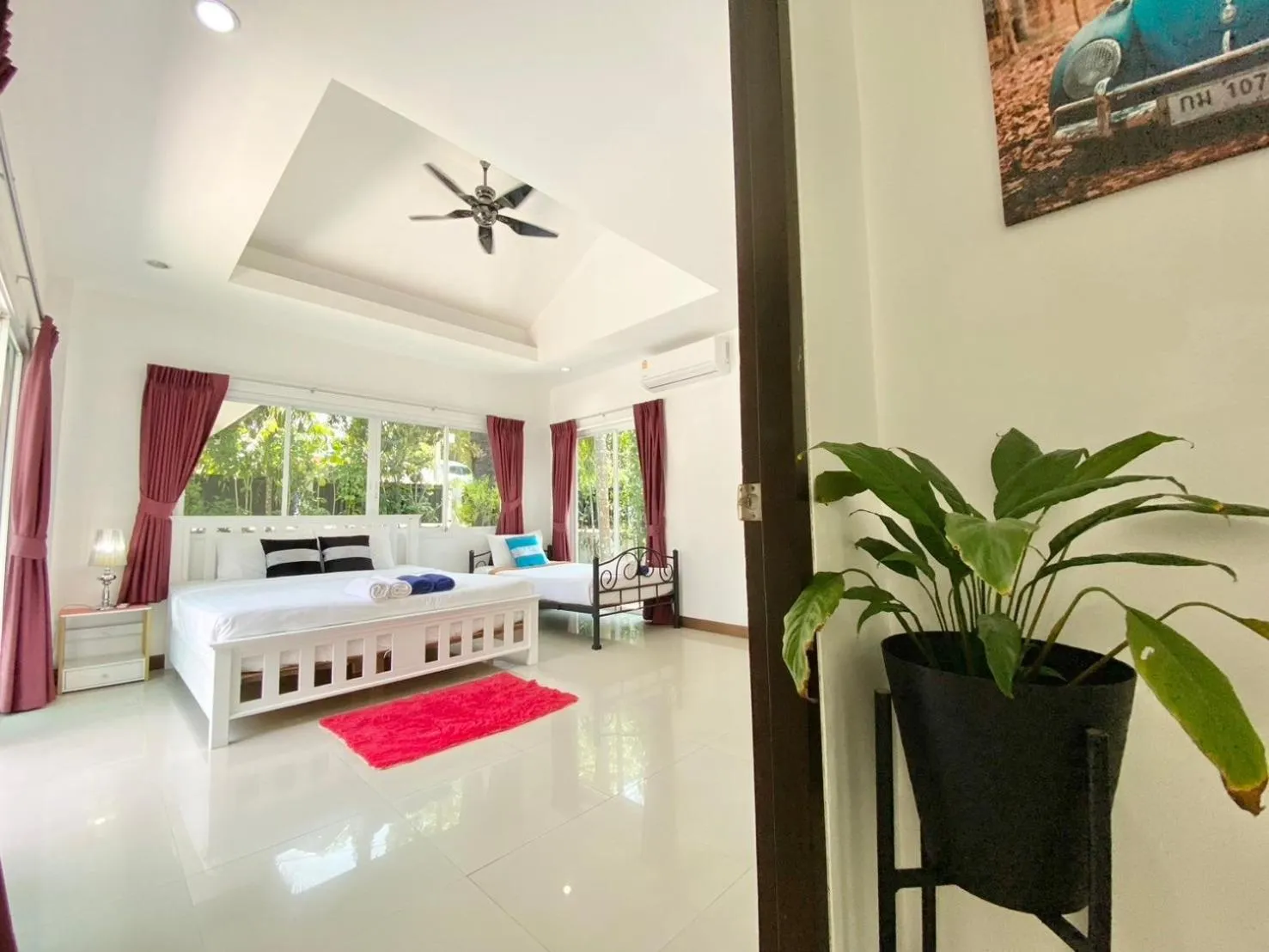 Bed in Chalong - 4 Bedroom Private Pool Villa - Phuket