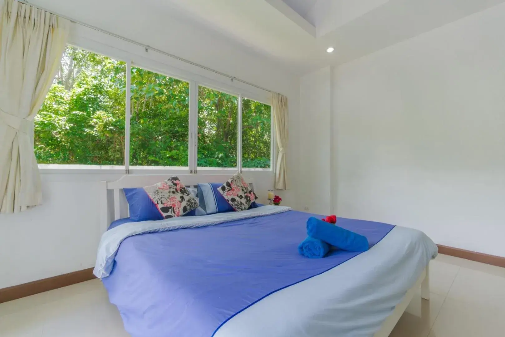 Bedroom, Bed in Chalong - 4 Bedroom Private Pool Villa - Phuket Bedroom, Bed in Chalong - 4 Bedroom Private Pool Villa - Phuket