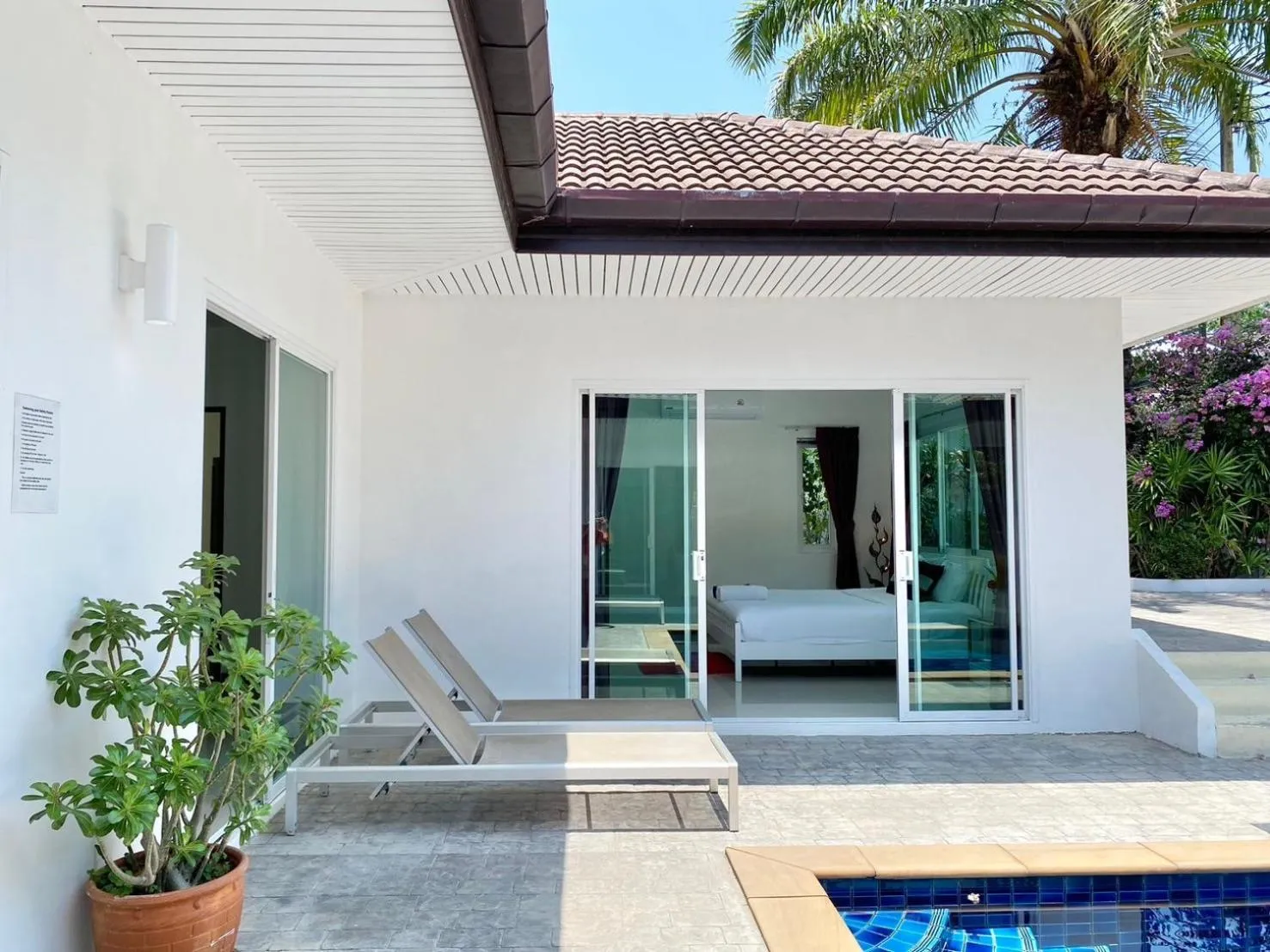 Patio in Chalong - 4 Bedroom Private Pool Villa - Phuket